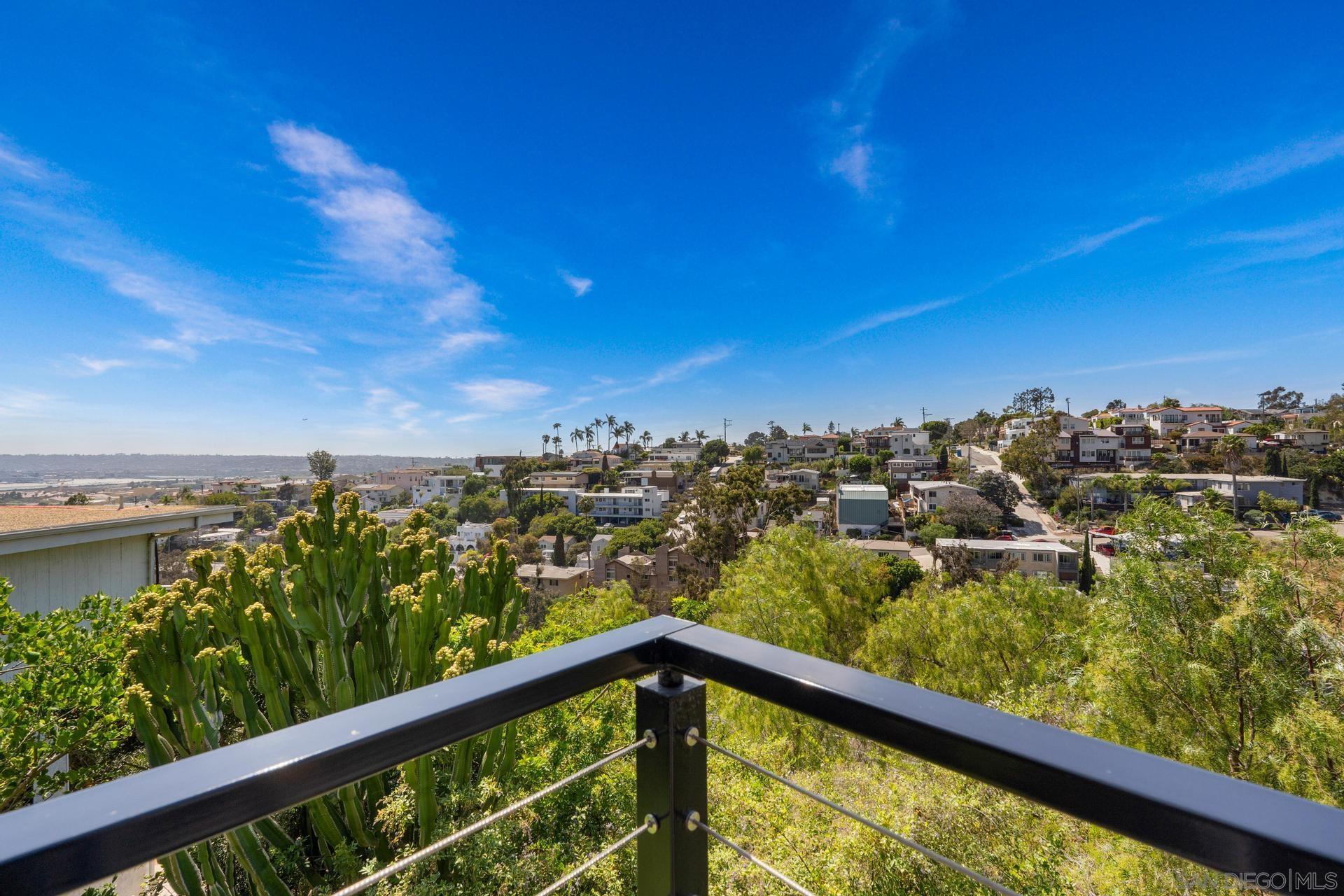 Detail Gallery Image 12 of 50 For 1695  Neale St, San Diego,  CA 92103 - 3 Beds | 2/1 Baths