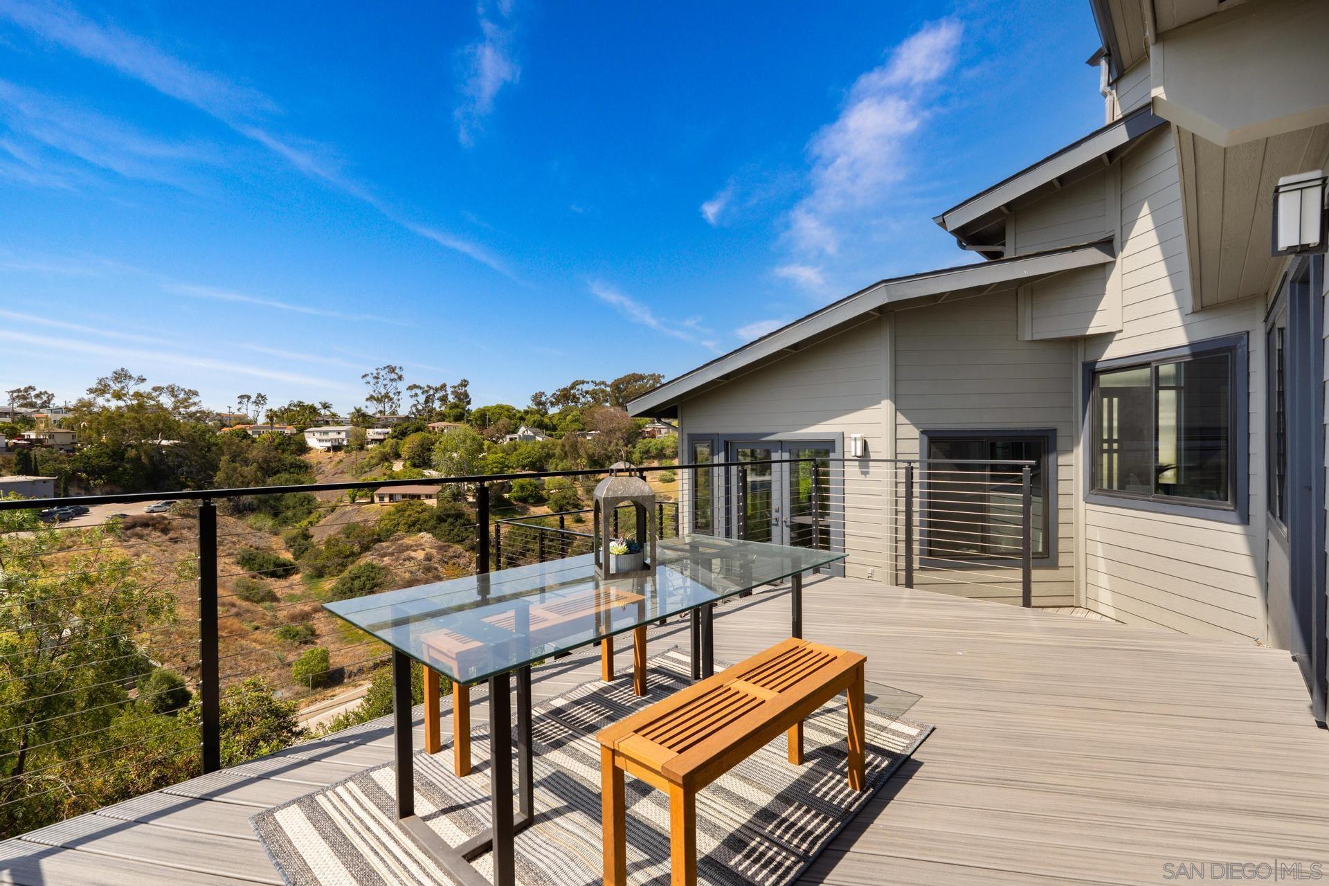 Detail Gallery Image 13 of 50 For 1695  Neale St, San Diego,  CA 92103 - 3 Beds | 2/1 Baths