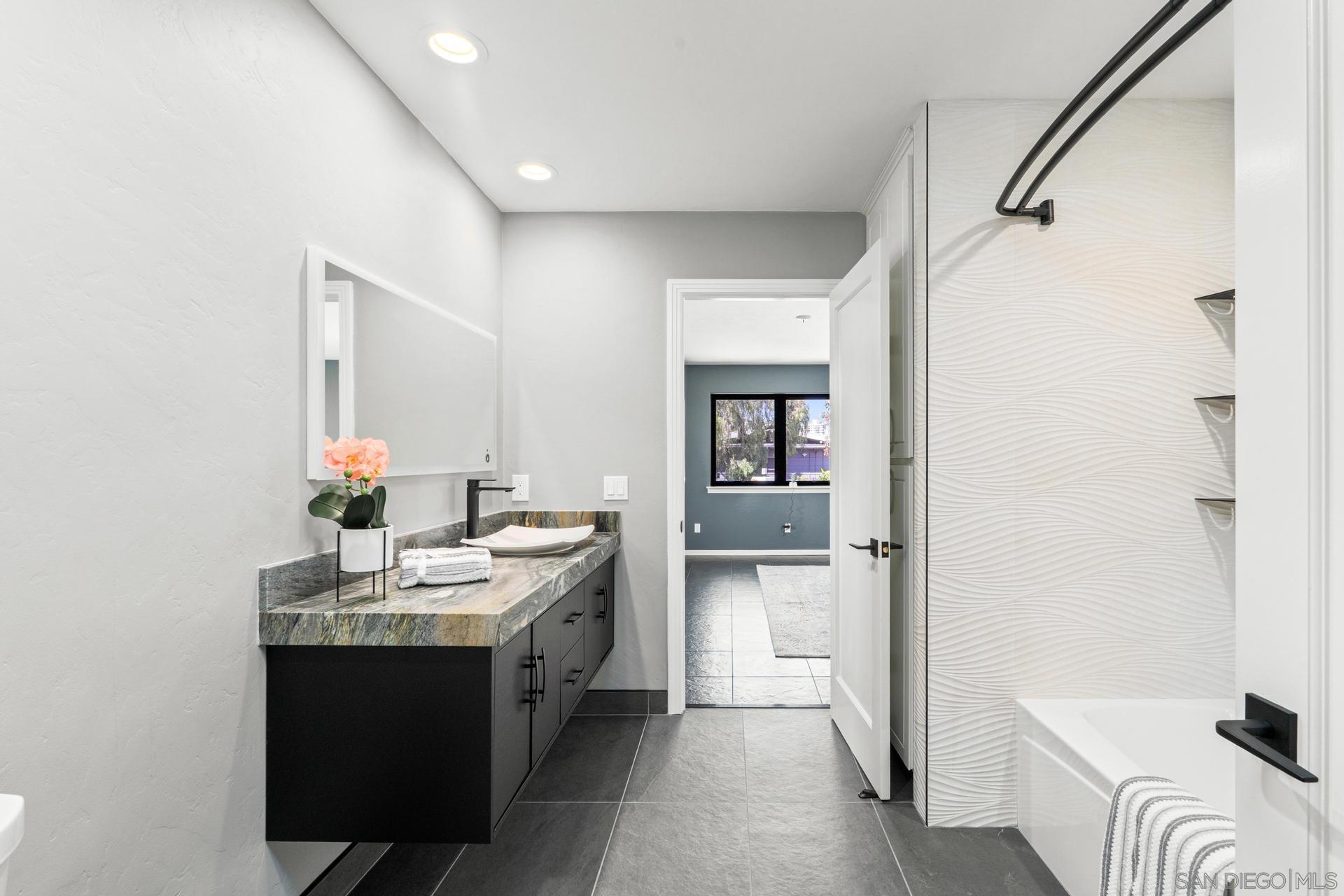 Detail Gallery Image 35 of 50 For 1695  Neale St, San Diego,  CA 92103 - 3 Beds | 2/1 Baths