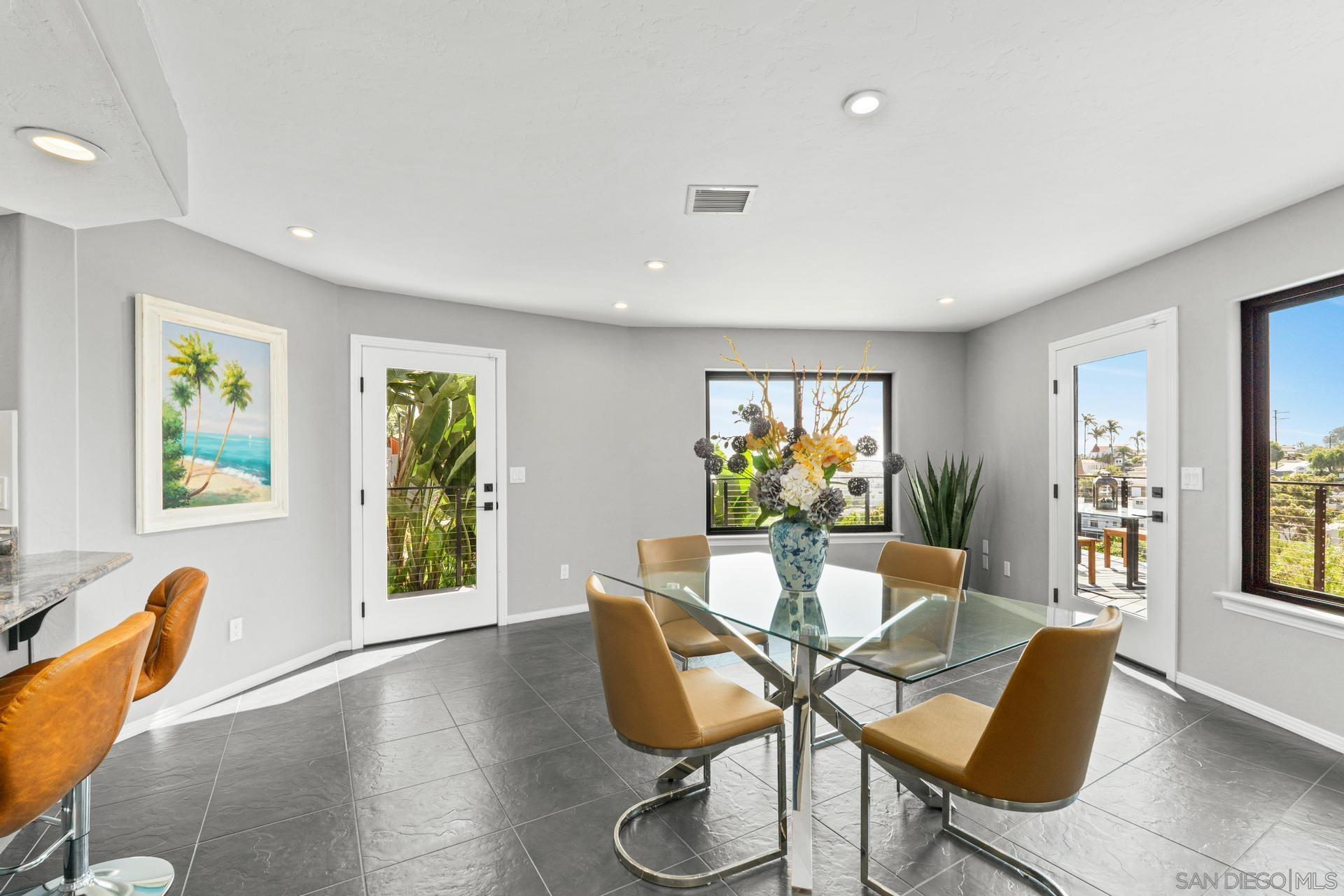 Detail Gallery Image 9 of 50 For 1695  Neale St, San Diego,  CA 92103 - 3 Beds | 2/1 Baths