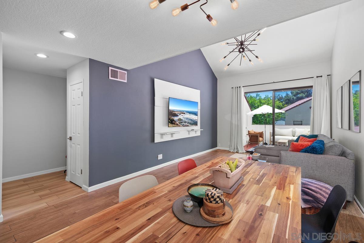 Detail Gallery Image 1 of 1 For 16120  Avenida Venusto  #17,  San Diego,  CA 92128 - 2 Beds | 2 Baths