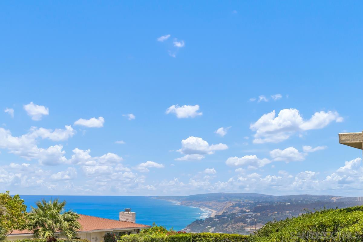 Detail Gallery Image 1 of 1 For 7246  Rue De Roark, La Jolla,  CA 92037 - 3 Beds | 2 Baths