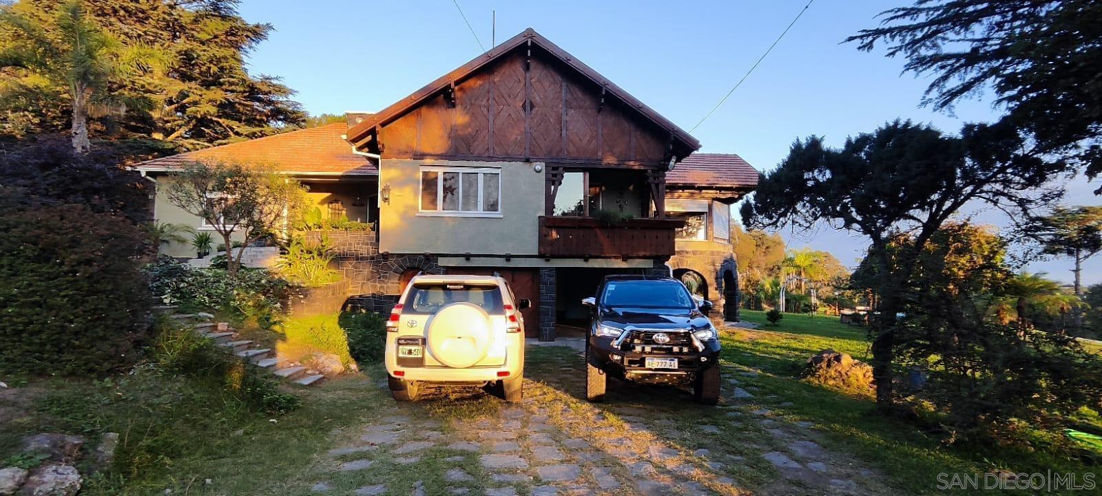 Detail Gallery Image 14 of 39 For 1267  Calle La Lomas N, –,  CA 99999 - 7 Beds | 4 Baths