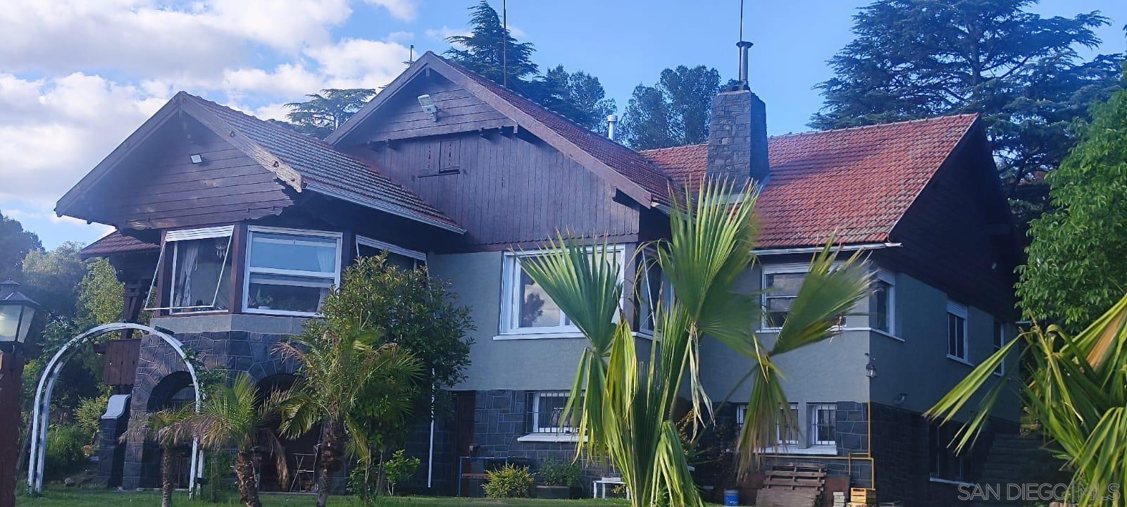 Detail Gallery Image 25 of 39 For 1267  Calle La Lomas N, –,  CA 99999 - 7 Beds | 4 Baths