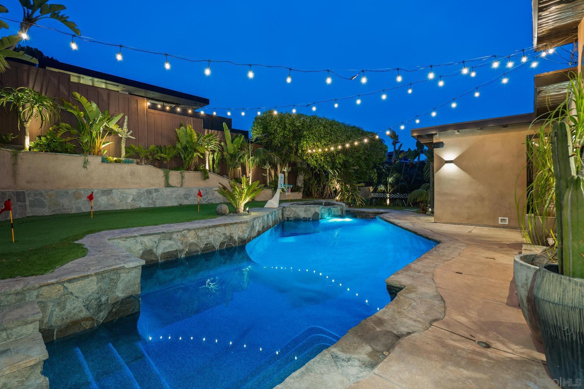 Detail Gallery Image 4 of 75 For 255  Patty Hill Drive, Solana Beach,  CA 92075 - 4 Beds | 4/1 Baths