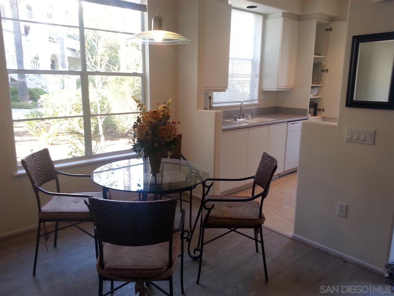 Detail Gallery Image 4 of 8 For 3609  Bernwood  81, San Diego,  CA 92130 - 1 Beds | 1 Baths