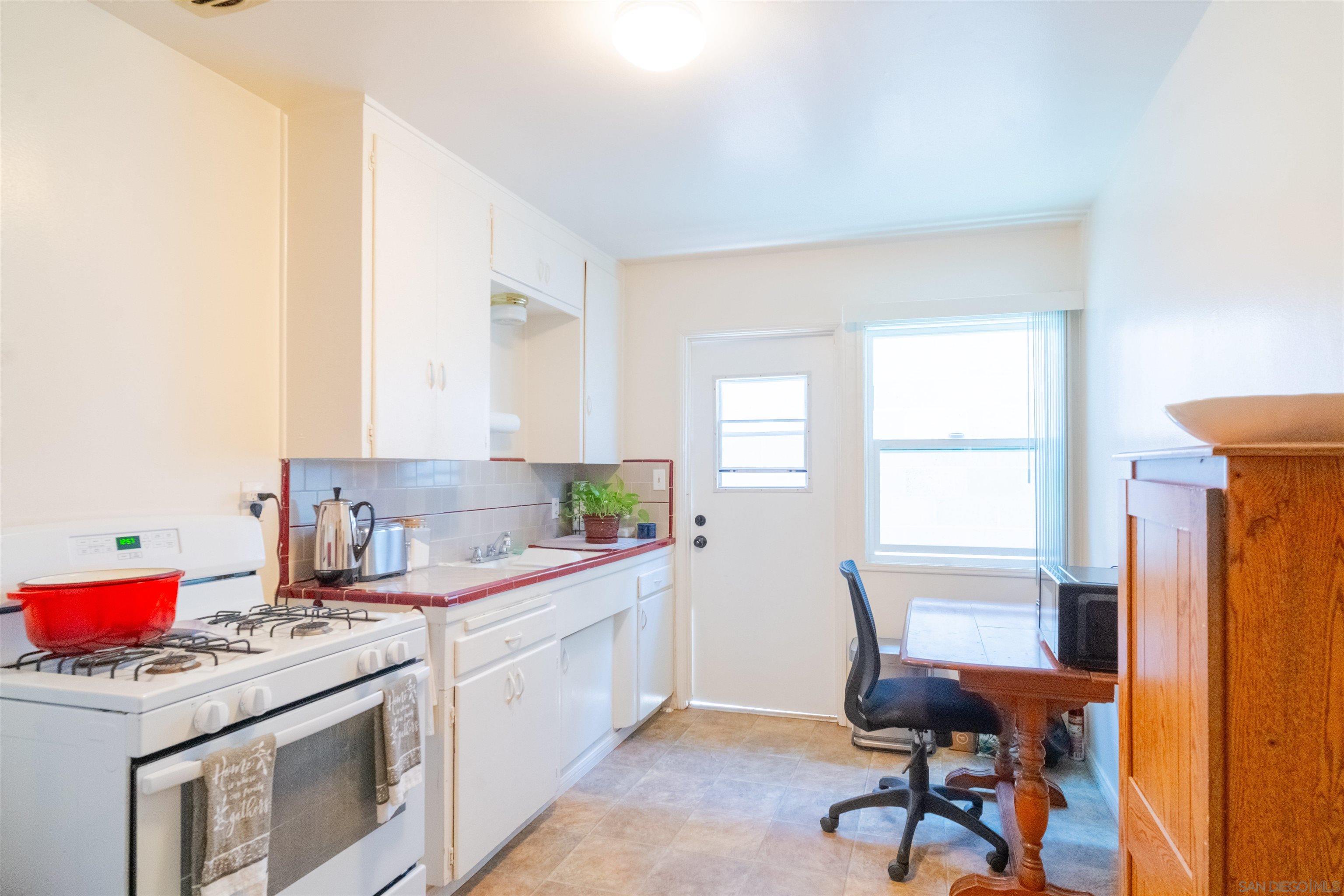 Detail Gallery Image 11 of 16 For 3139-47  Reynard Way, San Diego,  CA 92103 - – Beds | – Baths