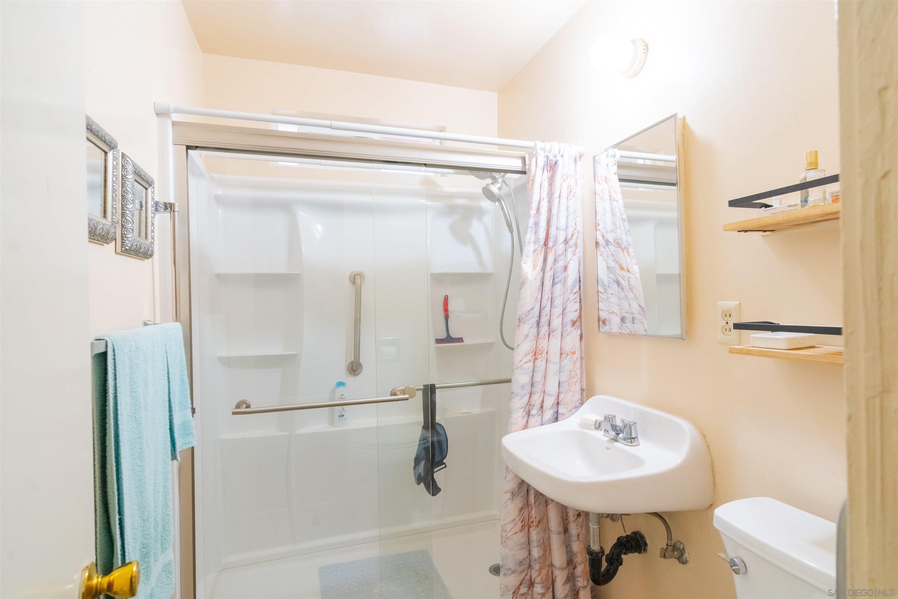 Detail Gallery Image 14 of 16 For 3139-47  Reynard Way, San Diego,  CA 92103 - – Beds | – Baths