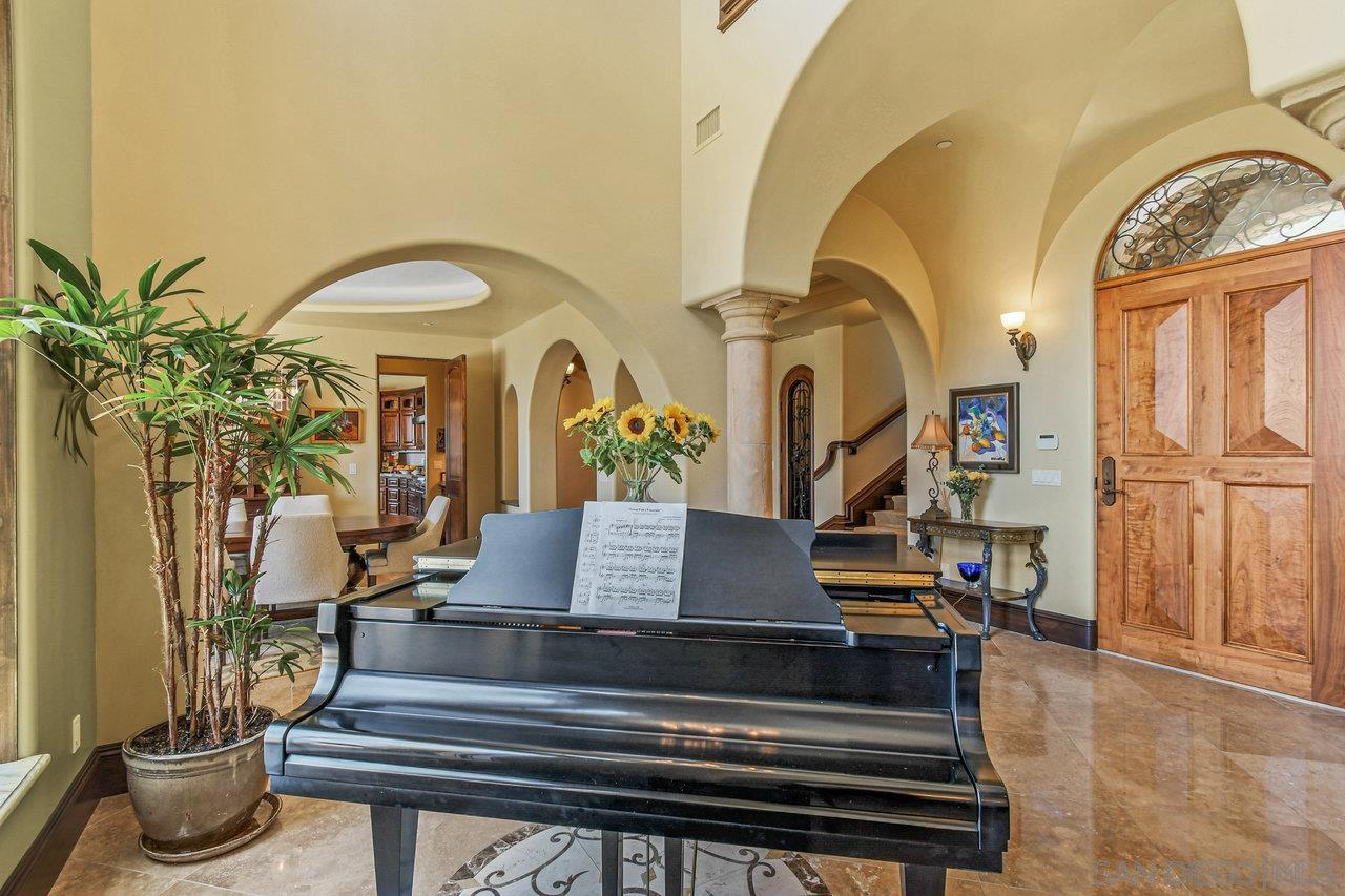 Detail Gallery Image 9 of 45 For 19557  Fortuna Del Este, Escondido,  CA 92029 - 6 Beds | 7/1 Baths