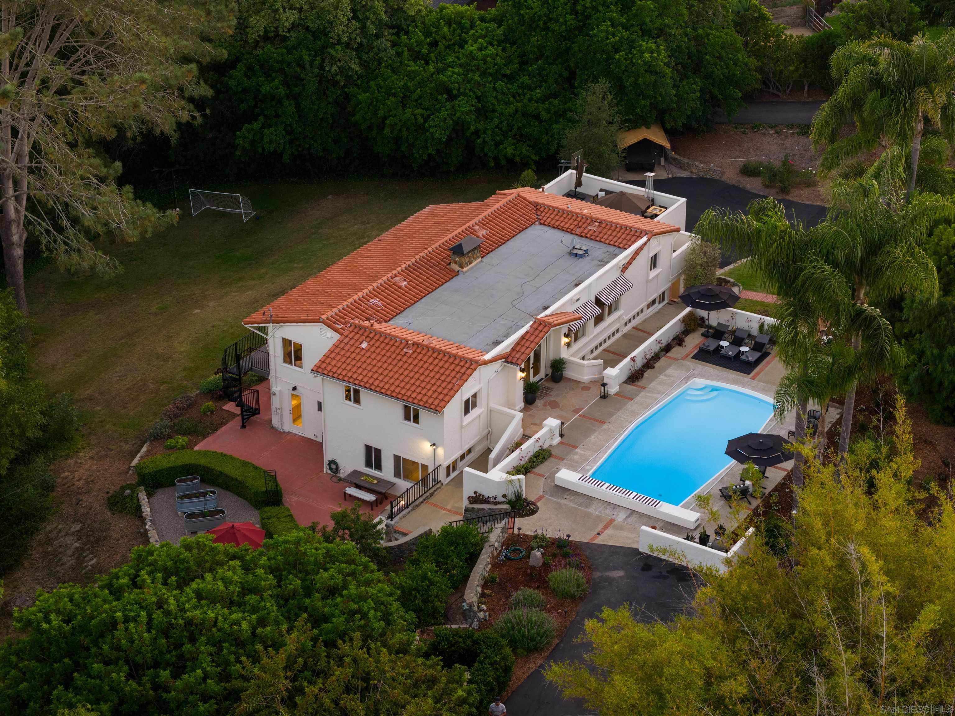 Detail Gallery Image 2 of 24 For 6347  Las Colinas, Rancho Santa Fe,  CA 92067 - 5 Beds | 4/1 Baths