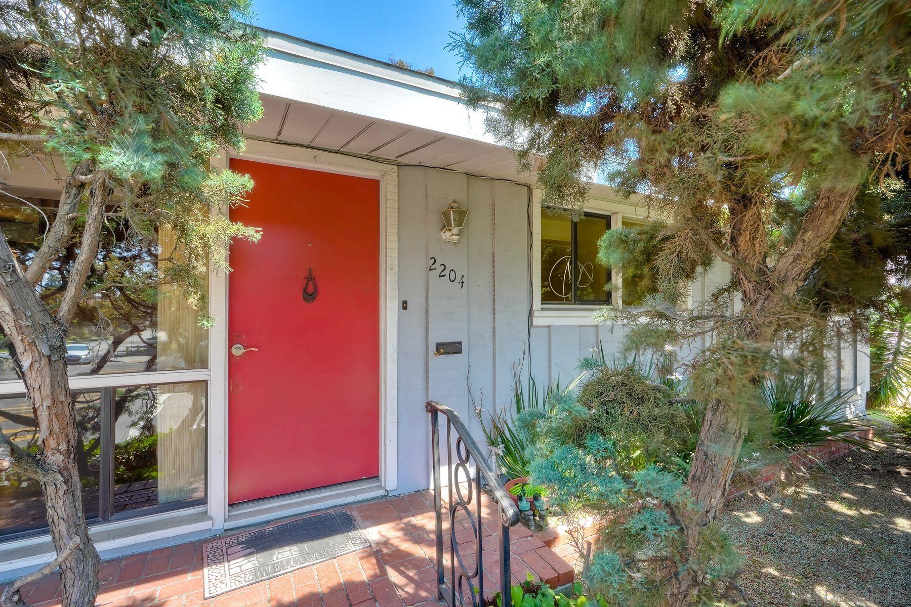 Detail Gallery Image 1 of 1 For 2204  Rosecrans St, San Diego,  CA 92106 - 4 Beds | 3 Baths