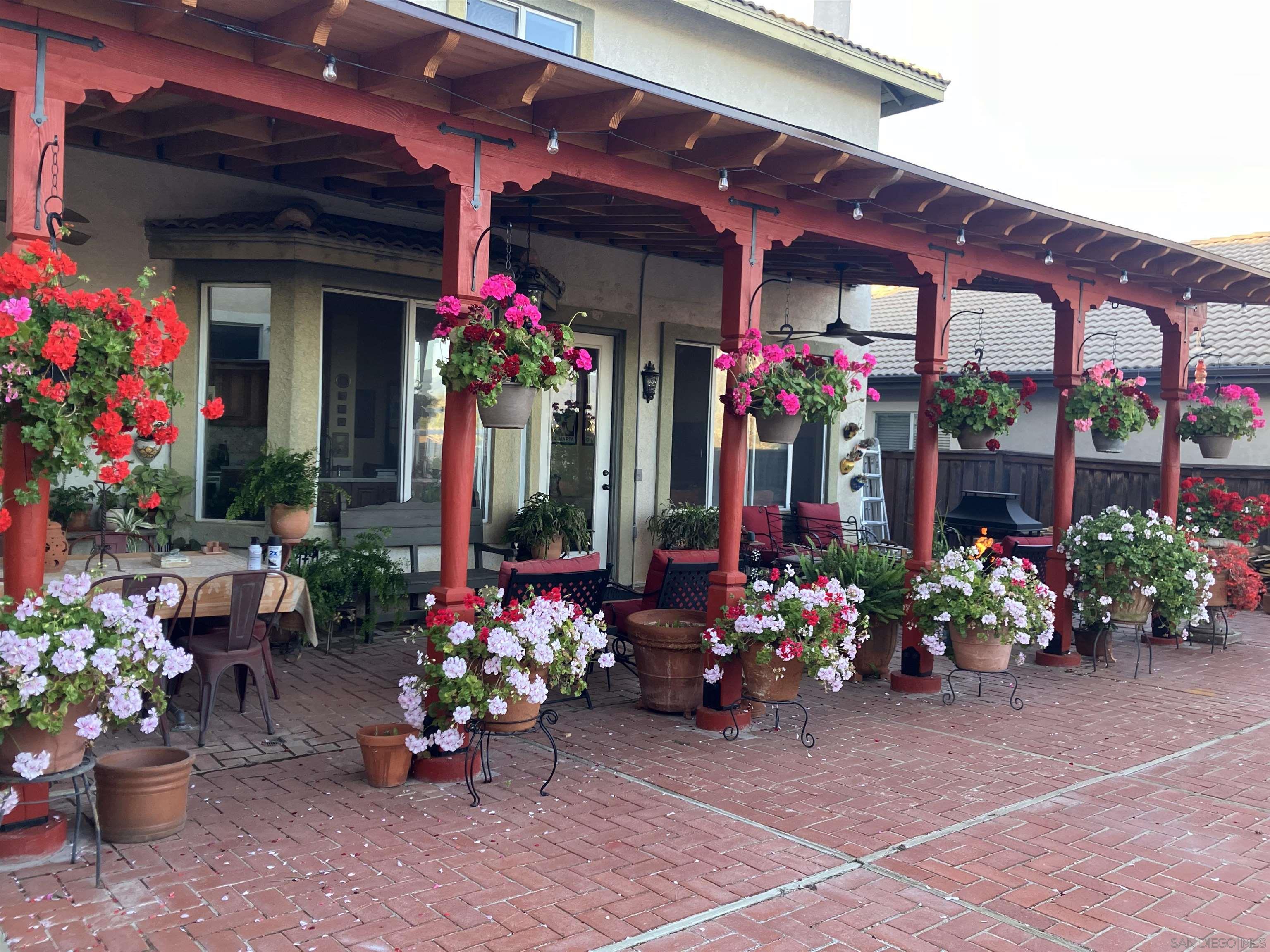 Detail Gallery Image 1 of 1 For 32991  Adelante St, Temecula,  CA 92592 - 6 Beds | 3 Baths