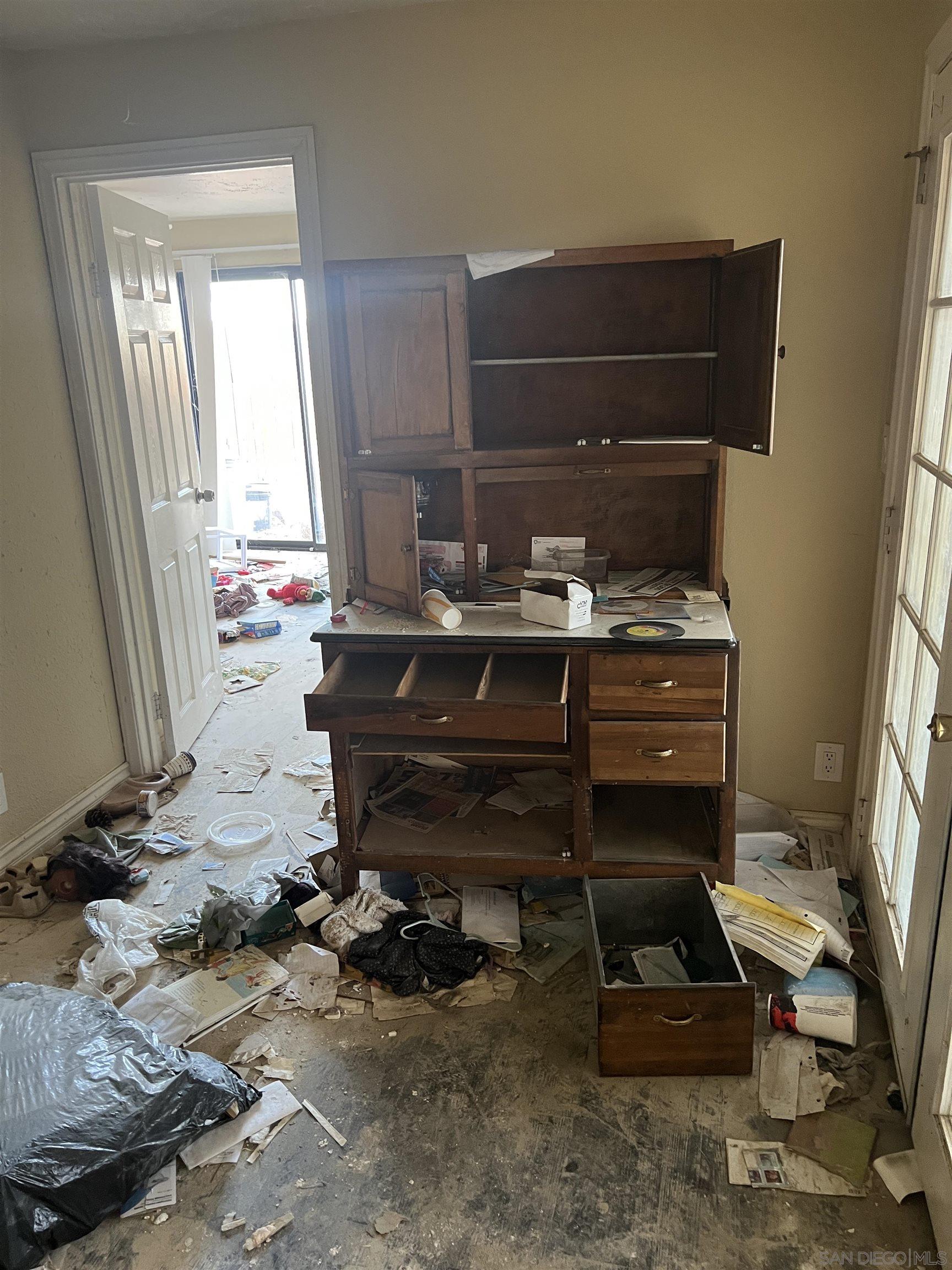 Detail Gallery Image 7 of 8 For 34792  Cedar Road, Barstow,  CA 92311 - 4 Beds | 3 Baths