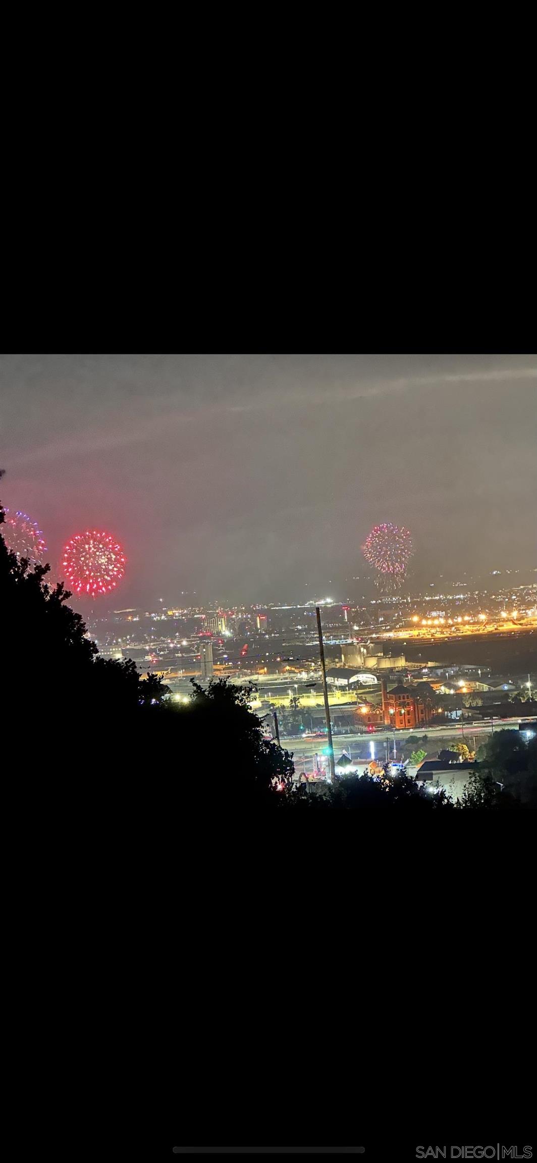 Detail Gallery Image 2 of 3 For 1694  Torrance St, San Diego,  CA 92103 - 3 Beds | 3 Baths
