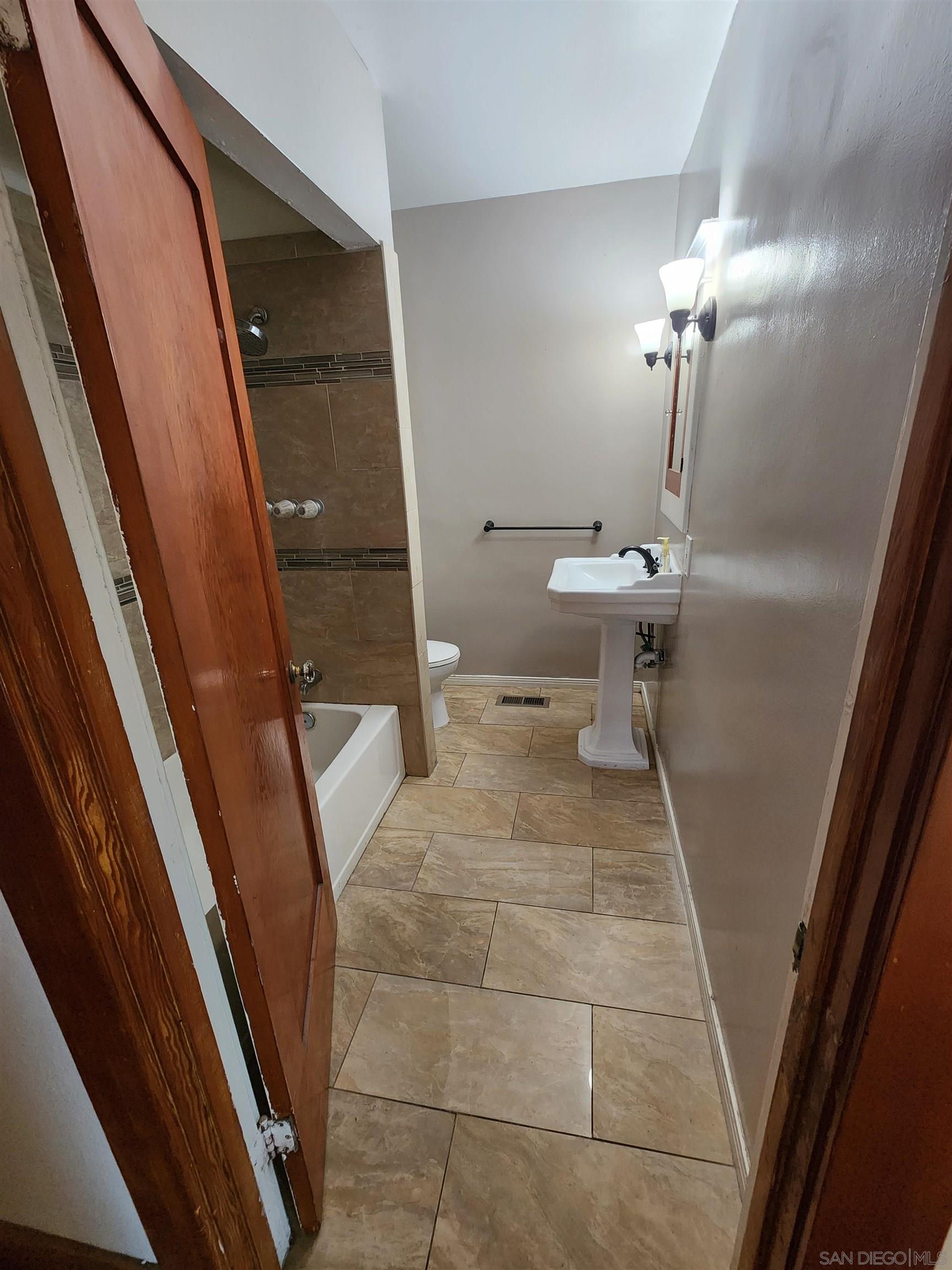 Detail Gallery Image 18 of 21 For 1038 E 8th Street, National City,  CA 91950 - – Beds | – Baths