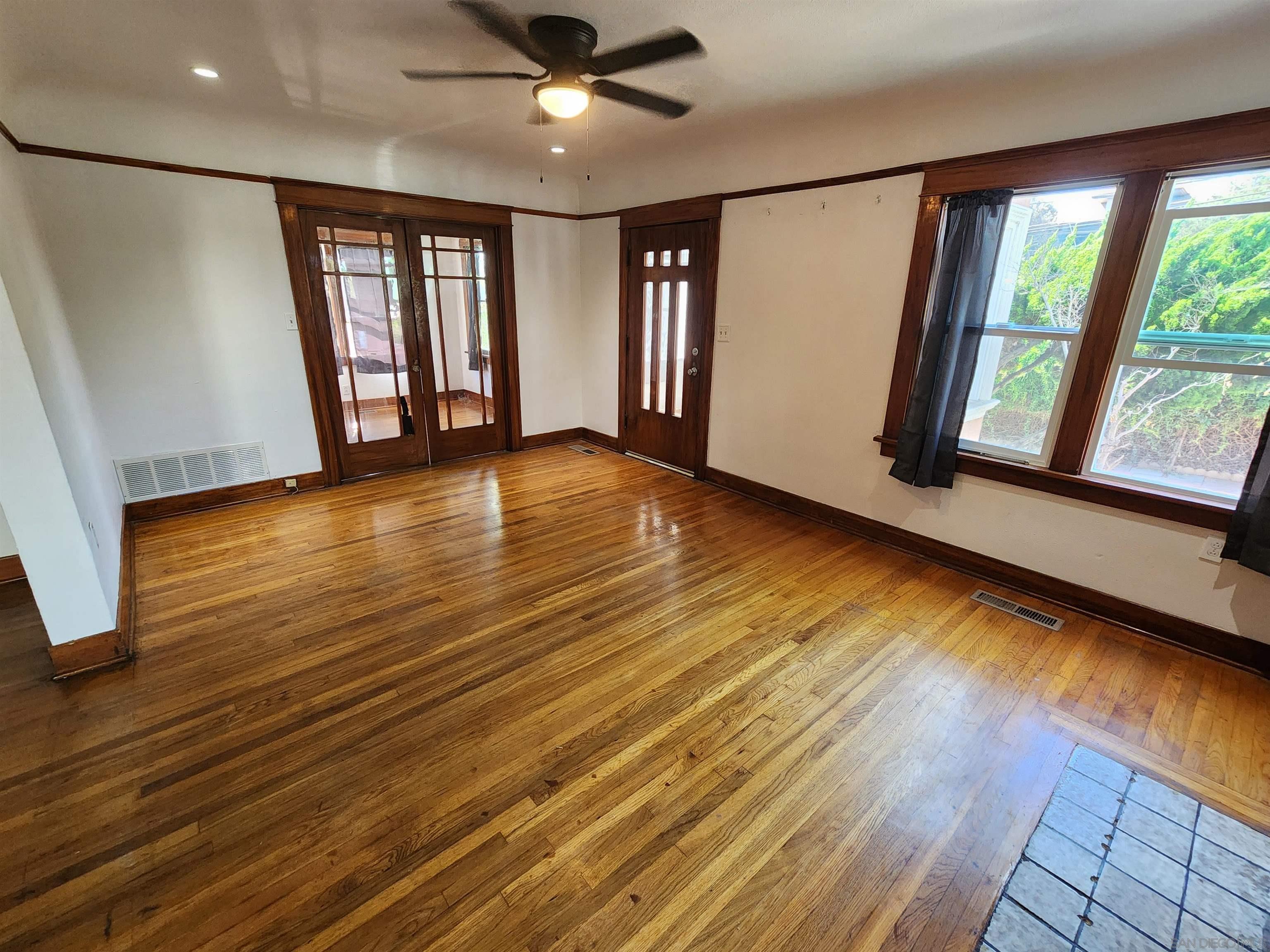 Detail Gallery Image 10 of 21 For 1038 E 8th Street, National City,  CA 91950 - – Beds | – Baths