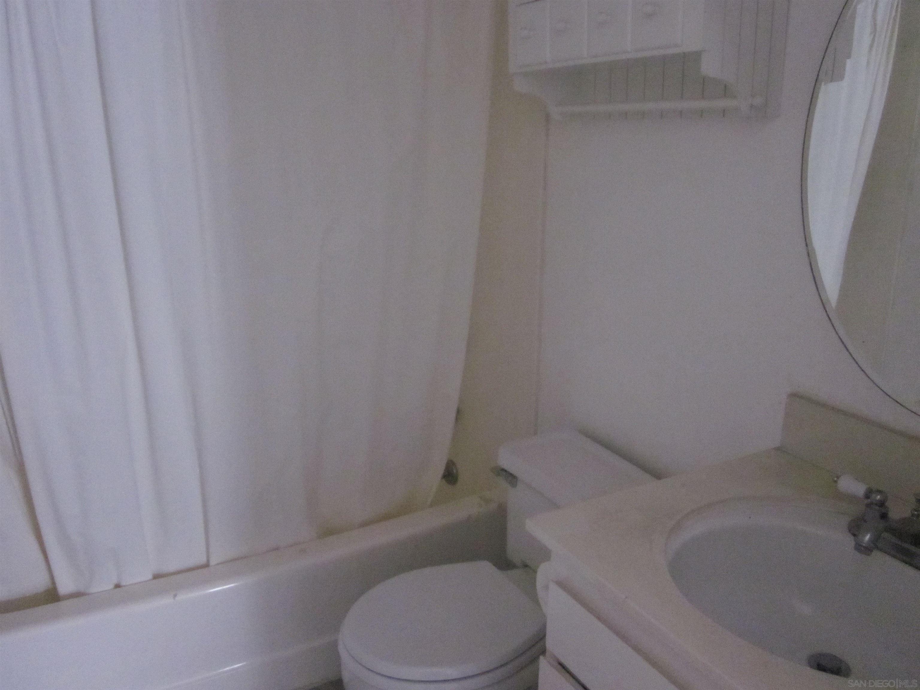 Detail Gallery Image 13 of 34 For 10706  Esmeraldas Dr, San Diego,  CA 92124 - 4 Beds | 2 Baths