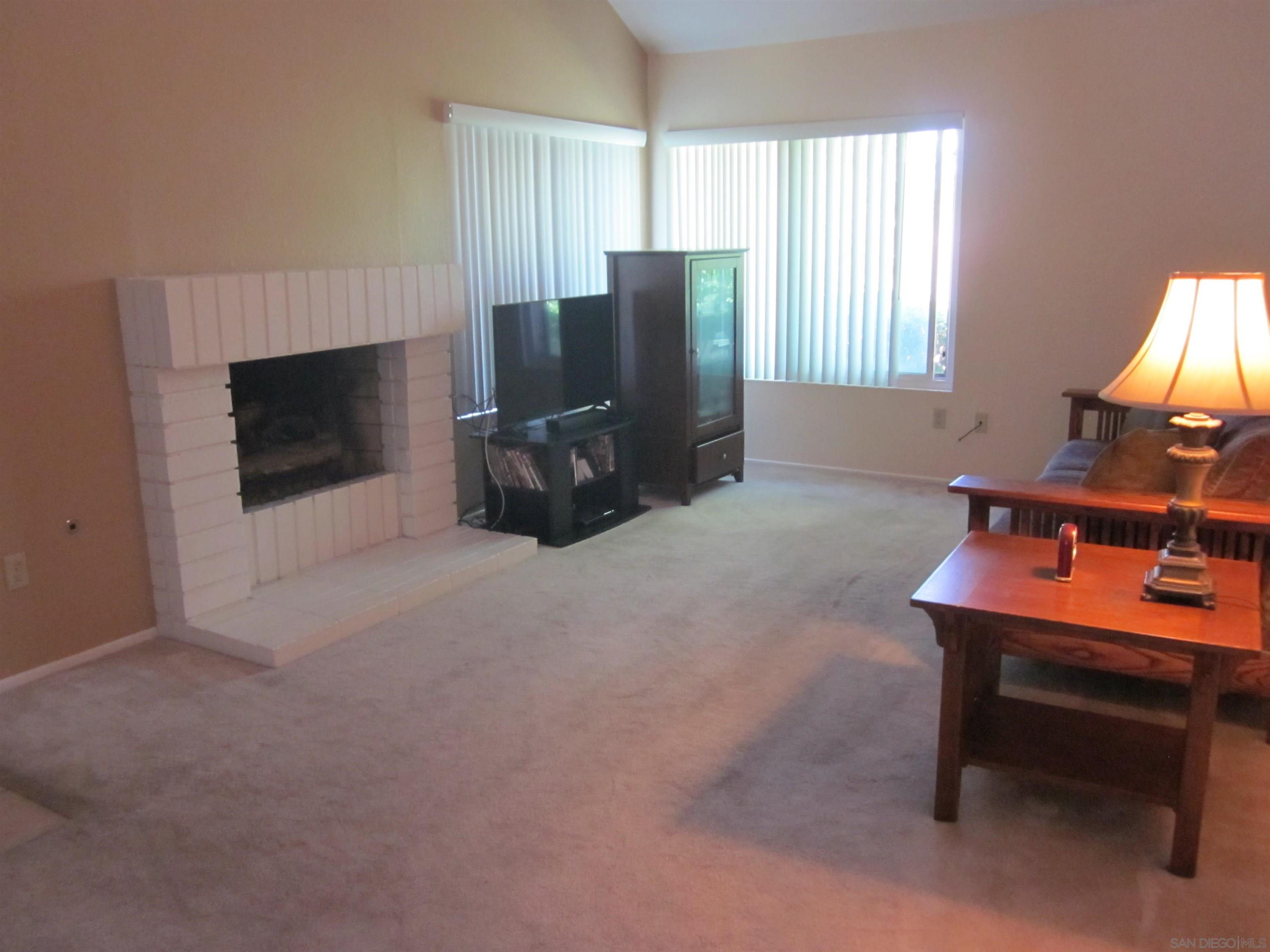 Detail Gallery Image 17 of 34 For 10706  Esmeraldas Dr, San Diego,  CA 92124 - 4 Beds | 2 Baths