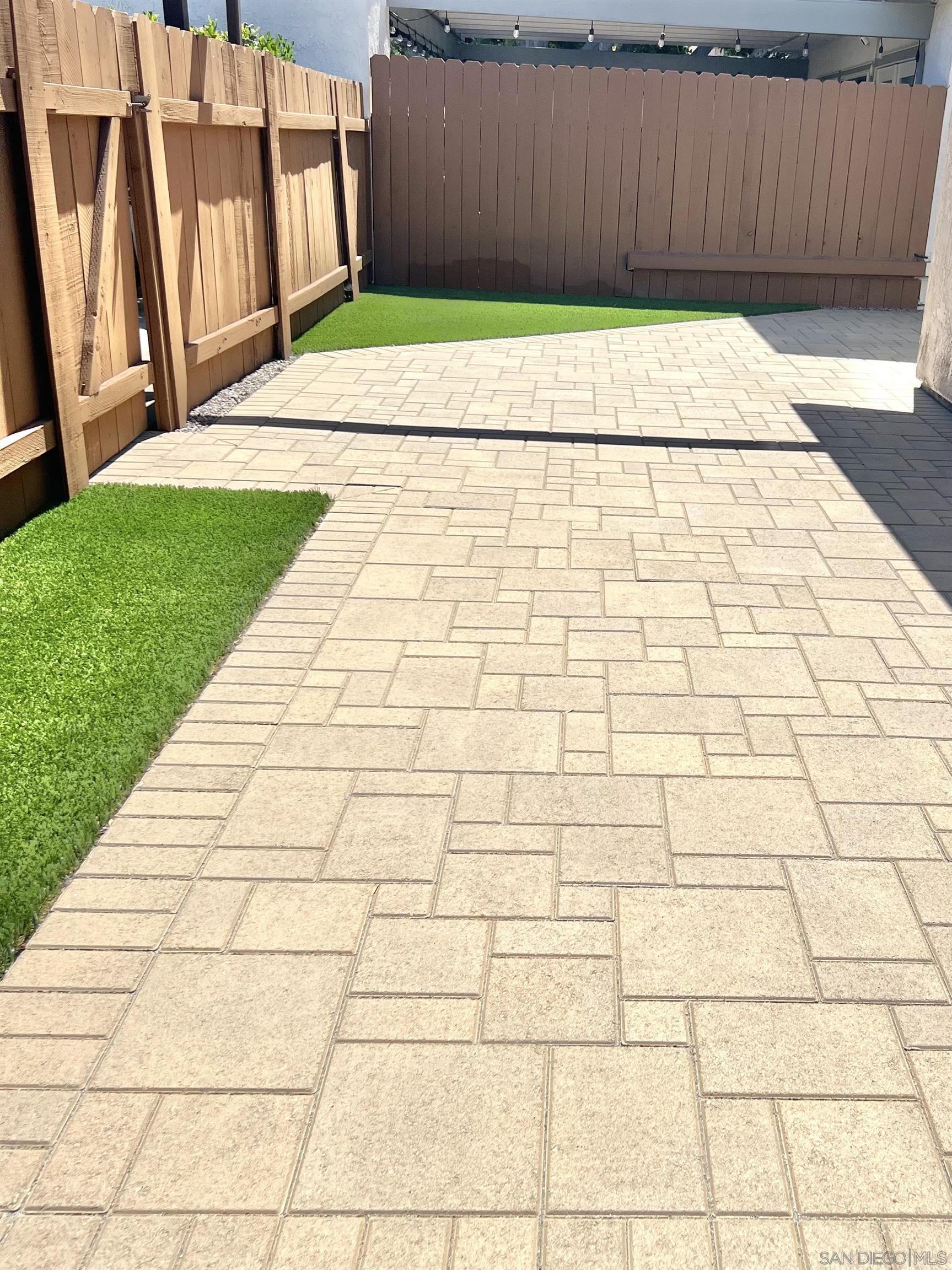 Detail Gallery Image 22 of 34 For 10706  Esmeraldas Dr, San Diego,  CA 92124 - 4 Beds | 2 Baths