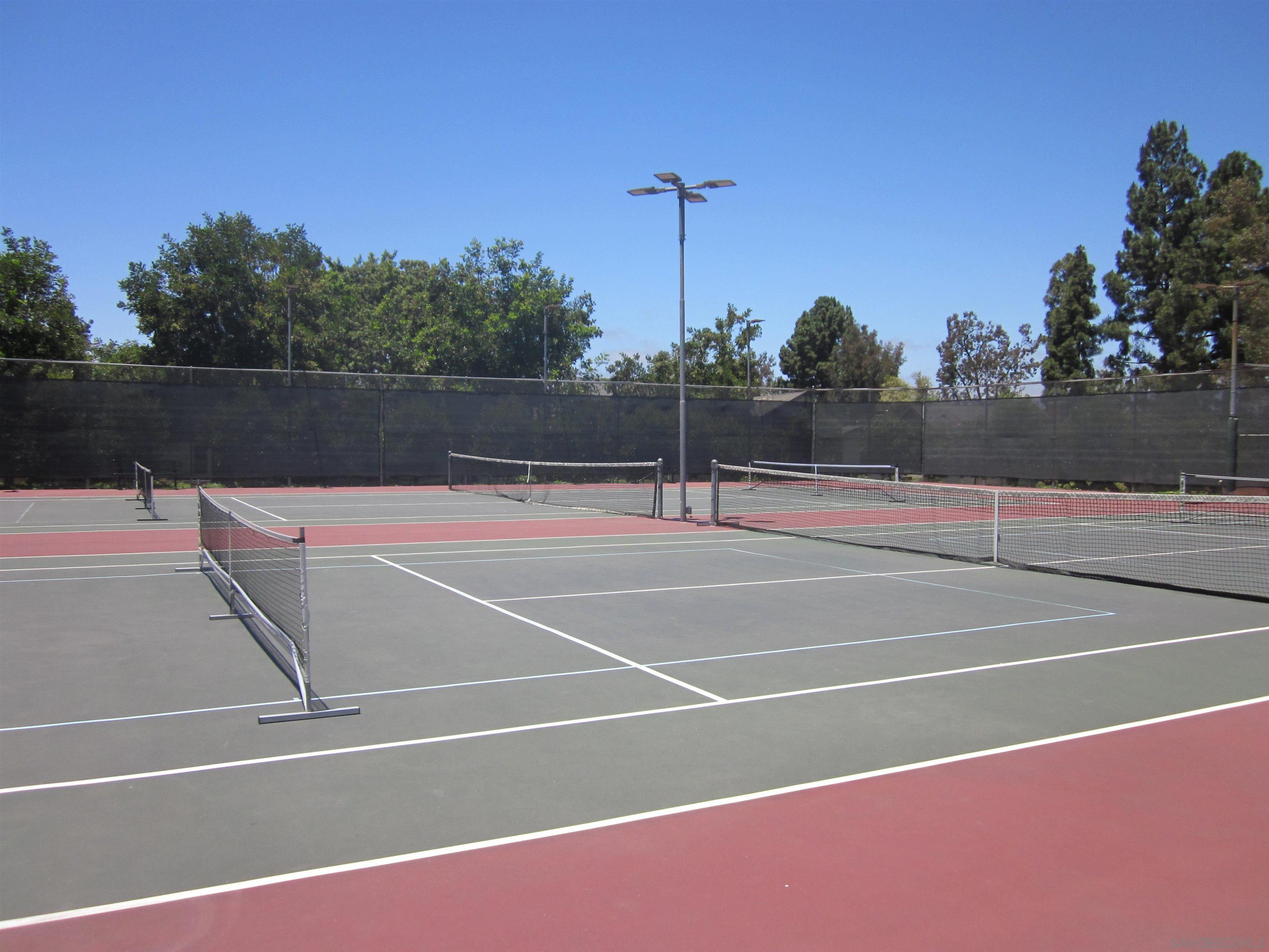 Detail Gallery Image 28 of 34 For 10706  Esmeraldas Dr, San Diego,  CA 92124 - 4 Beds | 2 Baths