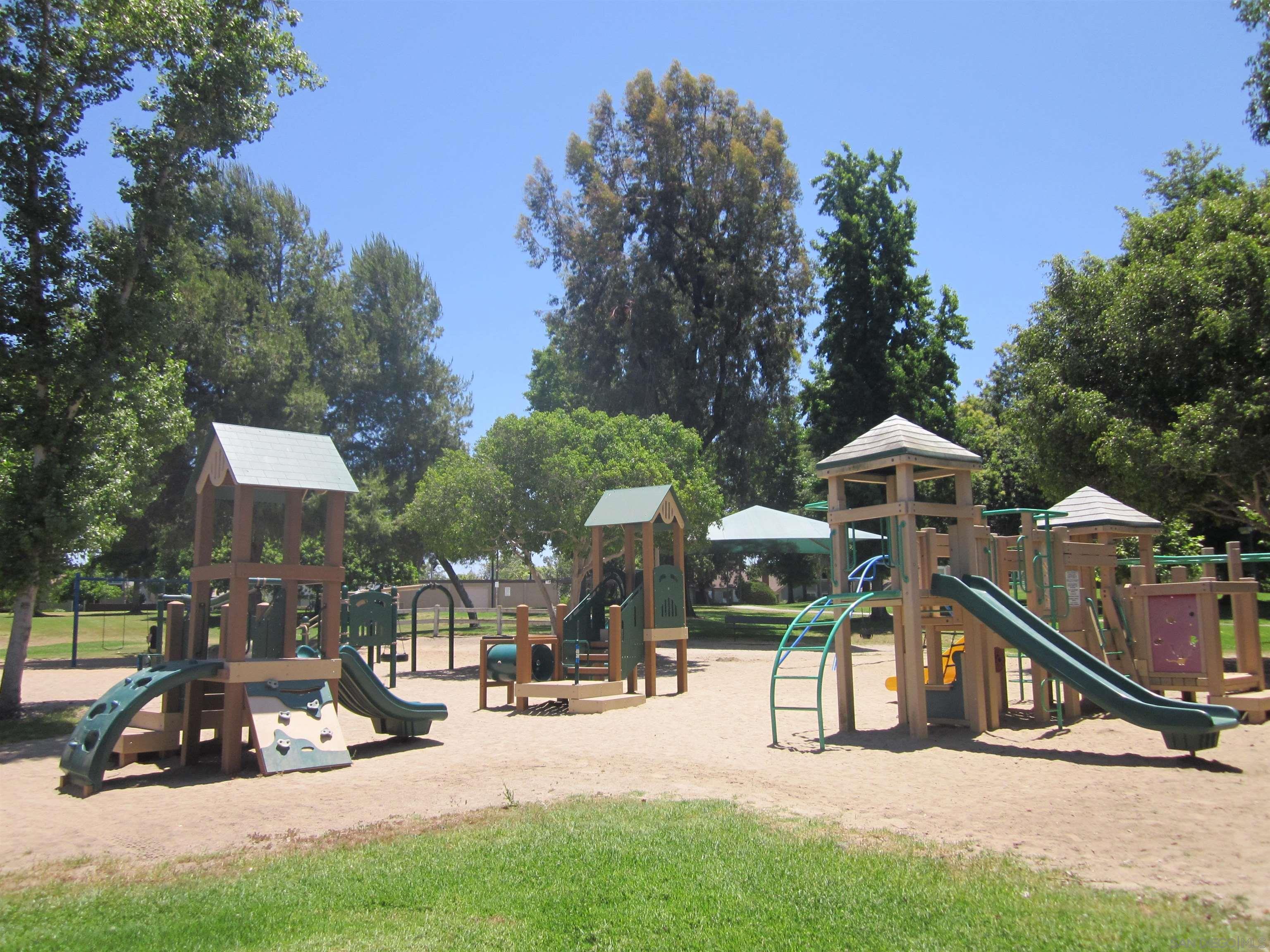 Detail Gallery Image 30 of 34 For 10706  Esmeraldas Dr, San Diego,  CA 92124 - 4 Beds | 2 Baths