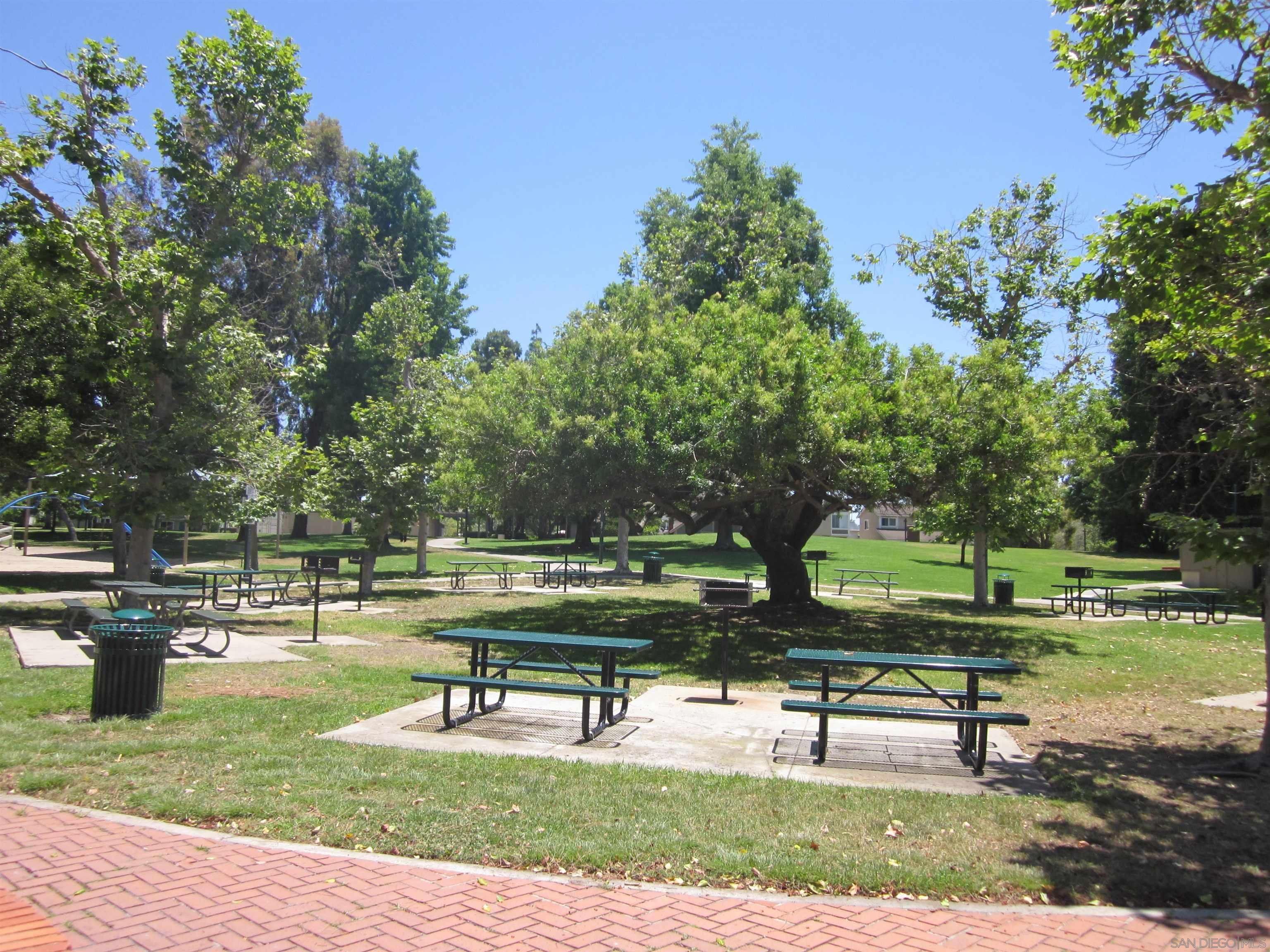 Detail Gallery Image 31 of 34 For 10706  Esmeraldas Dr, San Diego,  CA 92124 - 4 Beds | 2 Baths