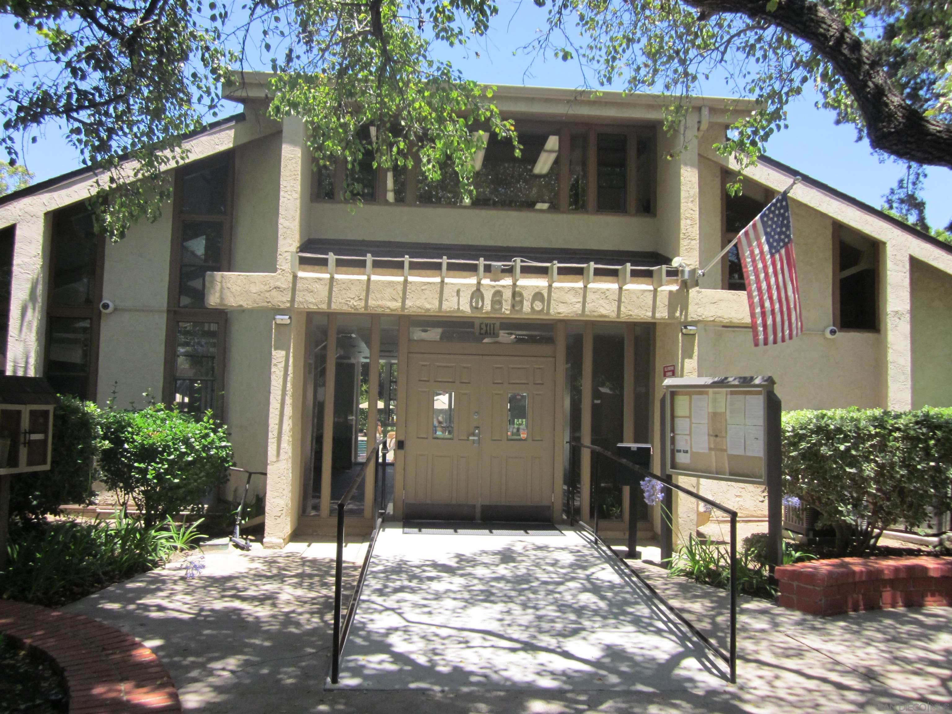 Detail Gallery Image 32 of 34 For 10706  Esmeraldas Dr, San Diego,  CA 92124 - 4 Beds | 2 Baths