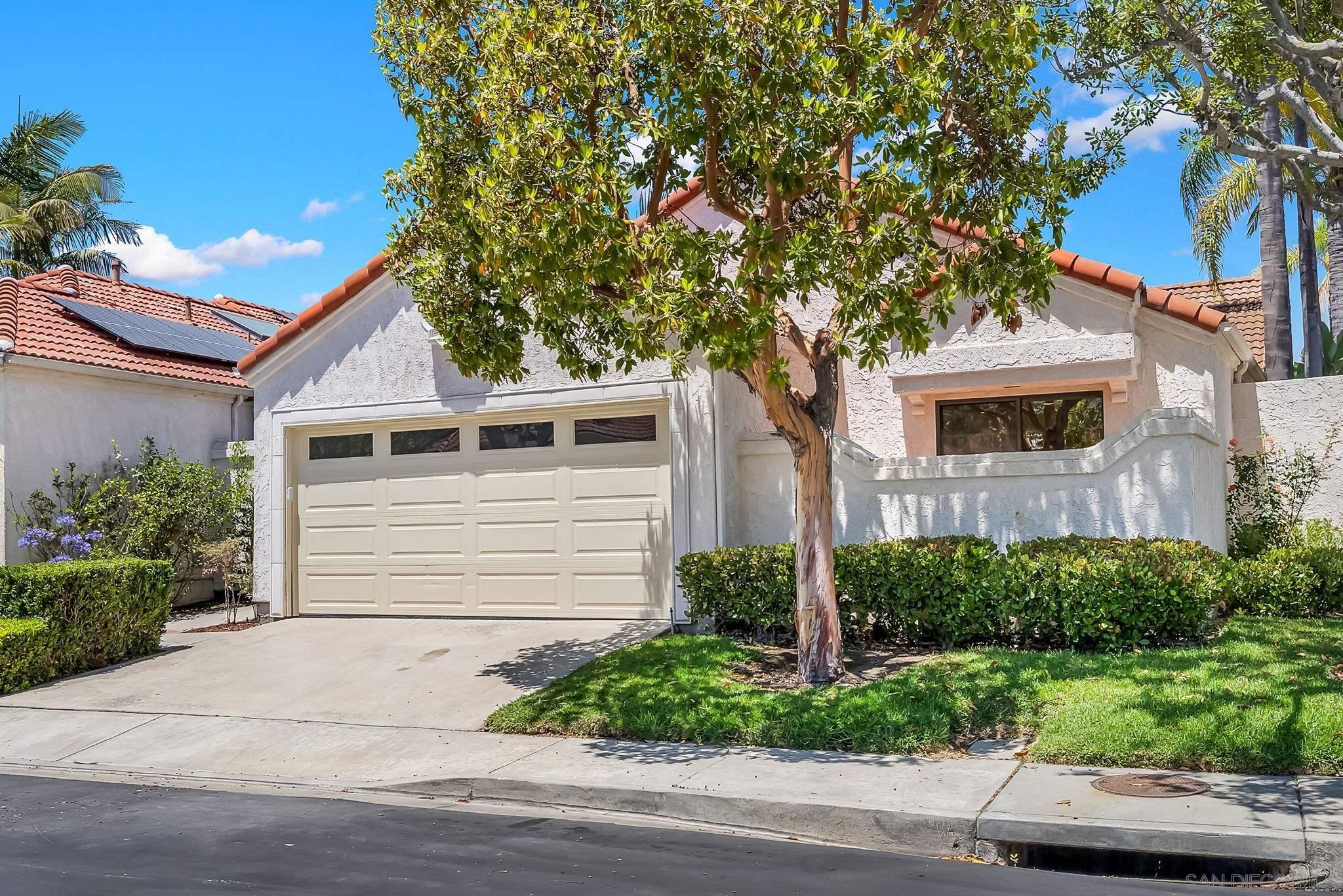 Detail Gallery Image 1 of 1 For 12156  Sand Trap Row, San Diego,  CA 92128 - 2 Beds | 2 Baths