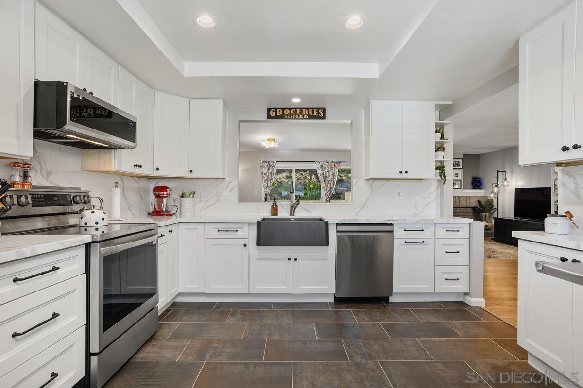 Detail Gallery Image 1 of 1 For 12007  Caminito Campana, San Diego,  CA 92128 - 3 Beds | 2 Baths