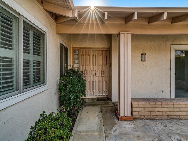 Detail Gallery Image 2 of 42 For 1619  Calle De Primra, La Jolla,  CA 92037 - 4 Beds | 2 Baths