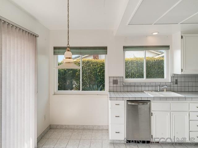 Detail Gallery Image 15 of 42 For 1619  Calle De Primra, La Jolla,  CA 92037 - 4 Beds | 2 Baths