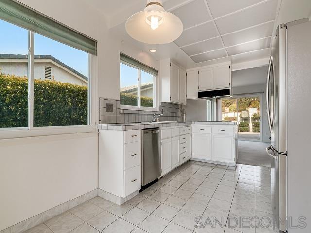 Detail Gallery Image 16 of 42 For 1619  Calle De Primra, La Jolla,  CA 92037 - 4 Beds | 2 Baths