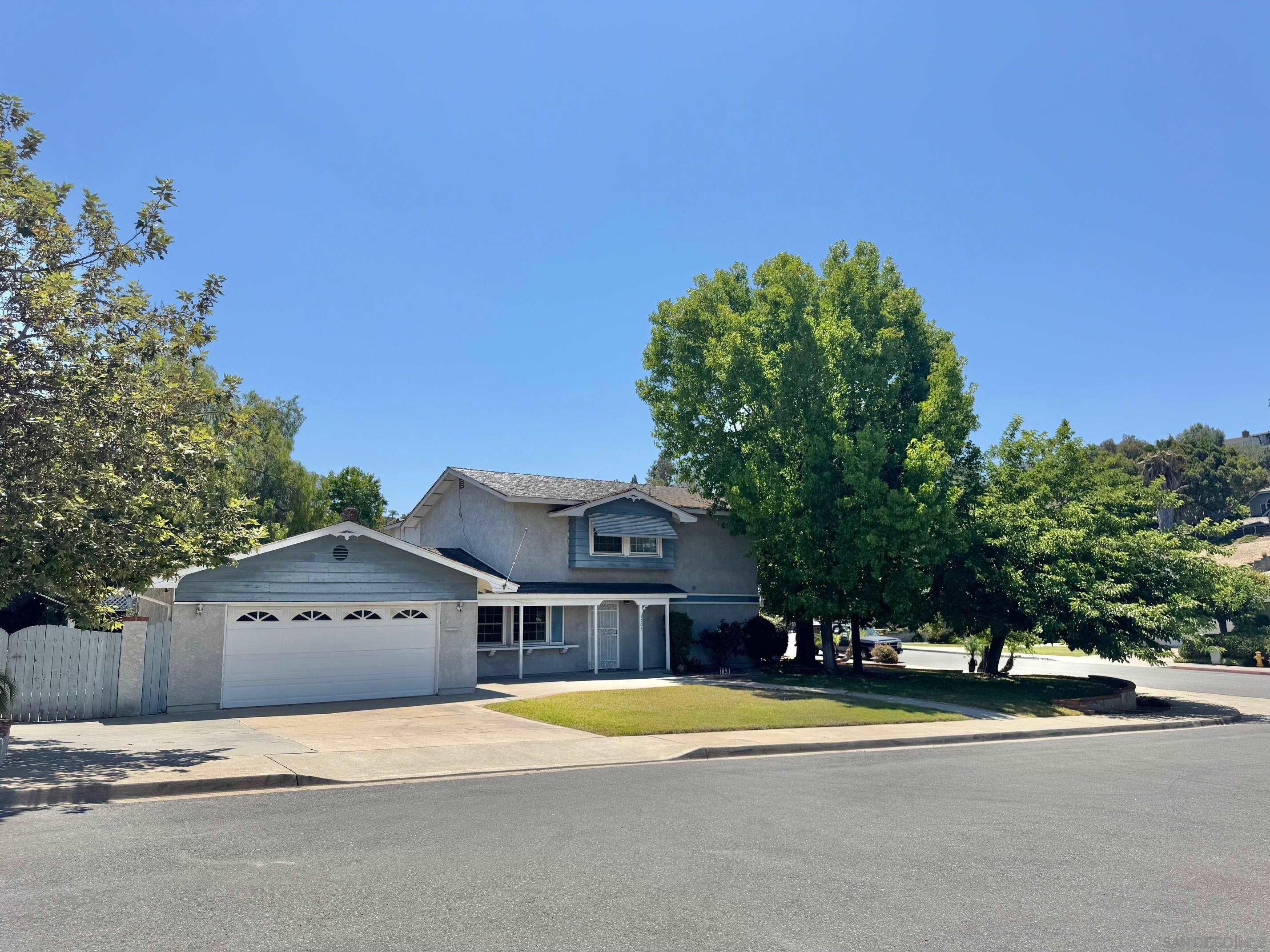 Detail Gallery Image 1 of 1 For 4703  Helix Glen Dr, La Mesa,  CA 91941 - 5 Beds | 2 Baths