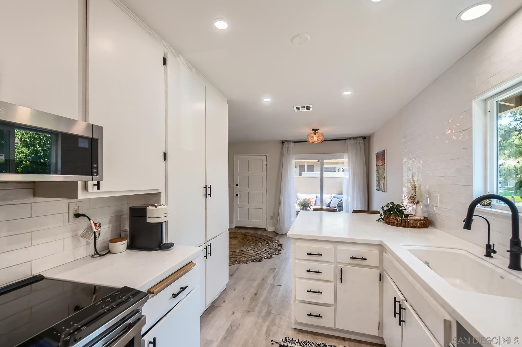 Detail Gallery Image 1 of 1 For 8039  Calle Fanita, Santee,  CA 92071 - 2 Beds | 1 Baths