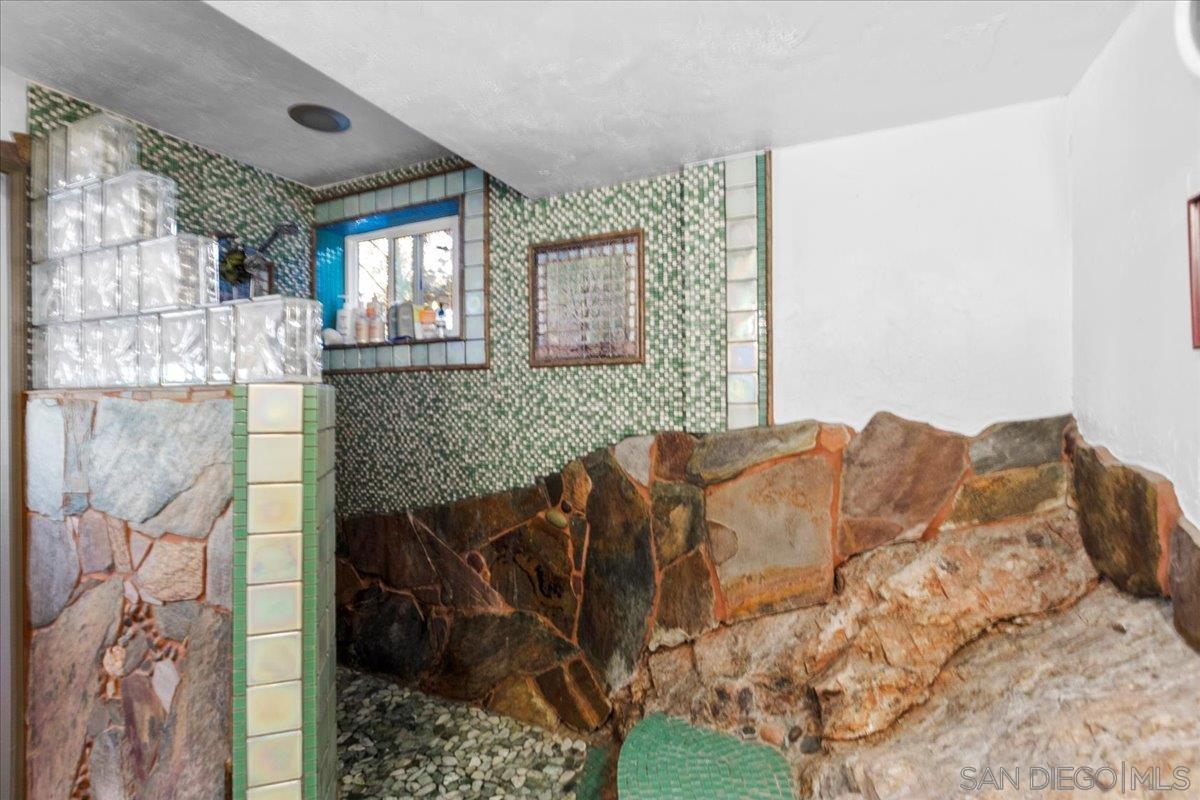 Detail Gallery Image 25 of 41 For 8621  Golf Drive, Spring Valley,  CA 91977 - 4 Beds | 3/1 Baths