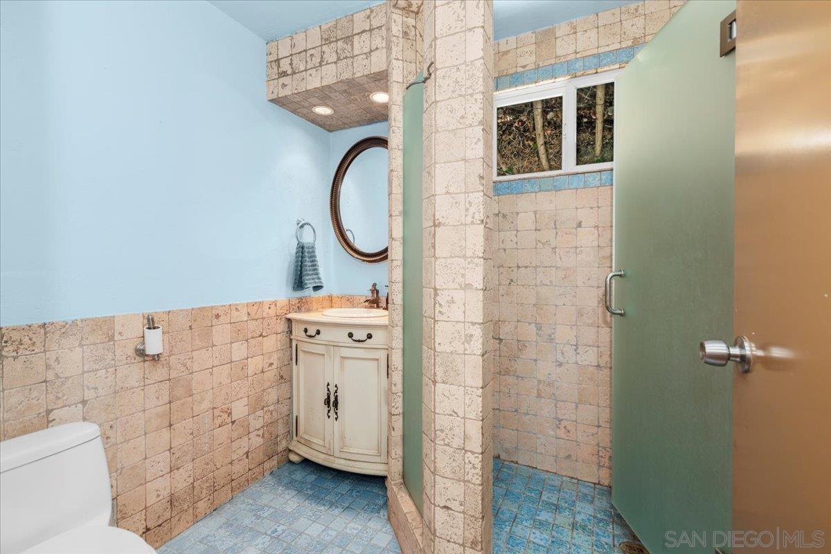 Detail Gallery Image 31 of 41 For 8621  Golf Drive, Spring Valley,  CA 91977 - 4 Beds | 3/1 Baths