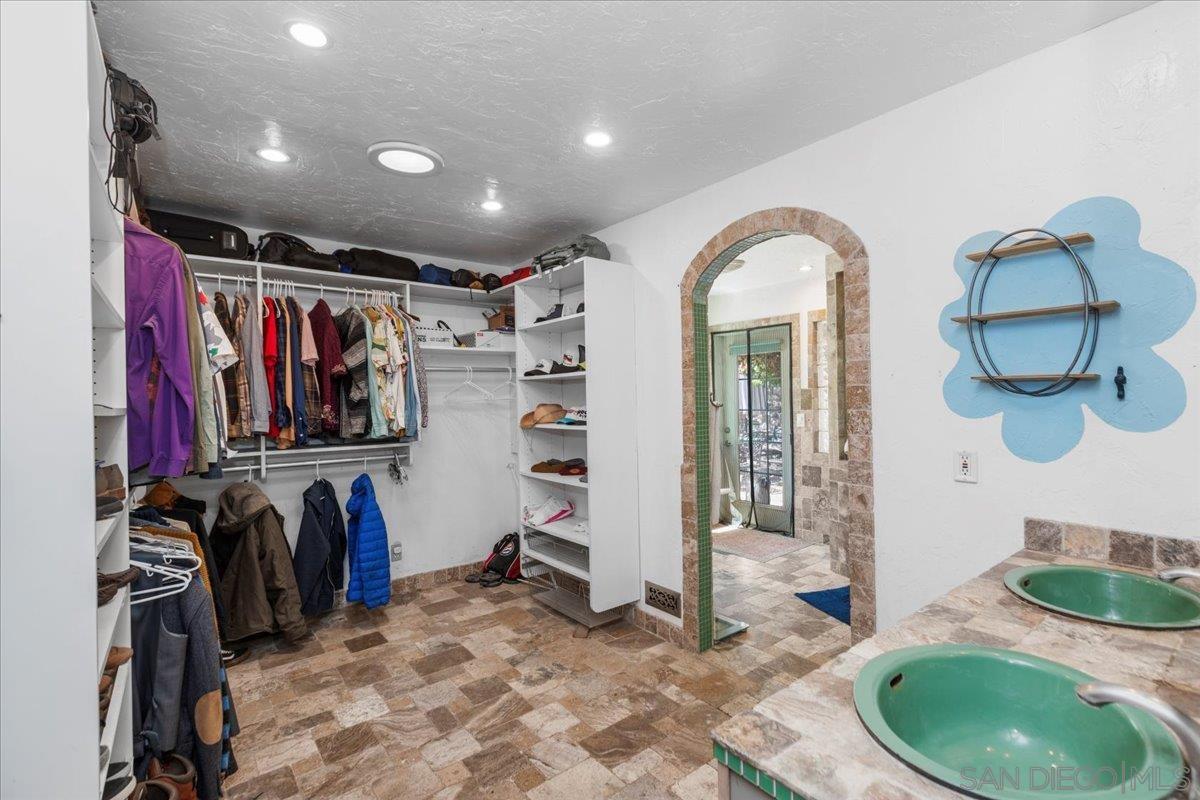 Detail Gallery Image 34 of 41 For 8621  Golf Drive, Spring Valley,  CA 91977 - 4 Beds | 3/1 Baths