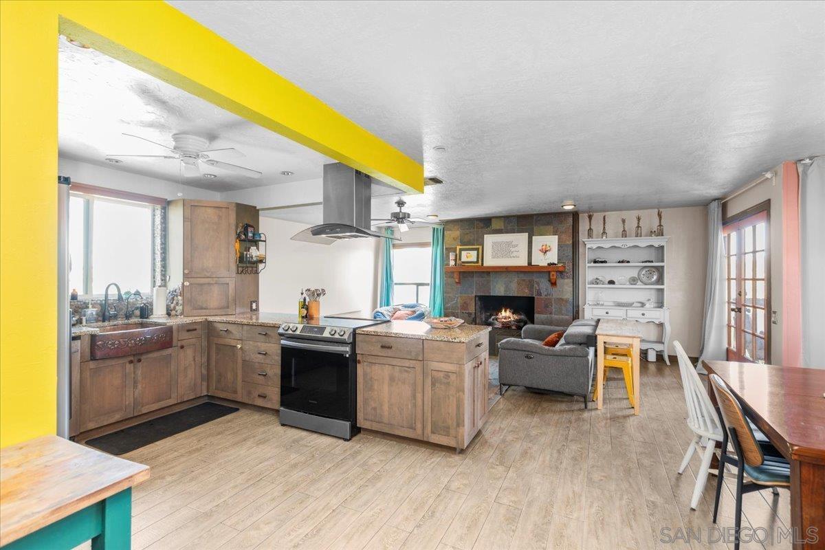 Detail Gallery Image 7 of 41 For 8621  Golf Drive, Spring Valley,  CA 91977 - 4 Beds | 3/1 Baths