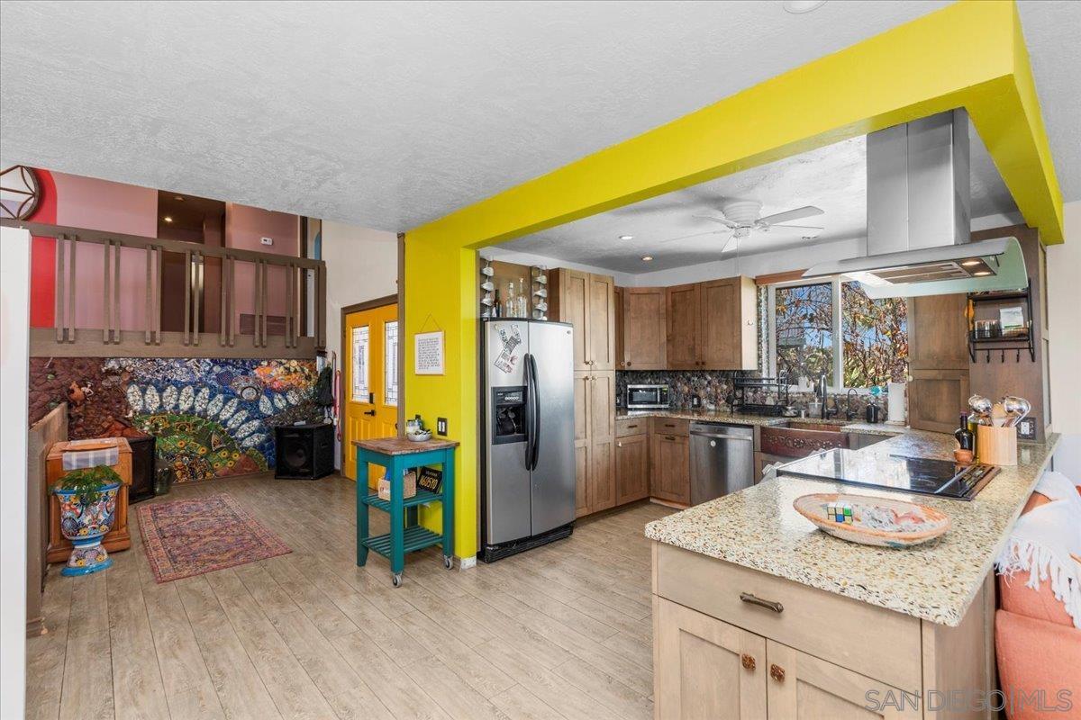 Detail Gallery Image 9 of 41 For 8621  Golf Drive, Spring Valley,  CA 91977 - 4 Beds | 3/1 Baths