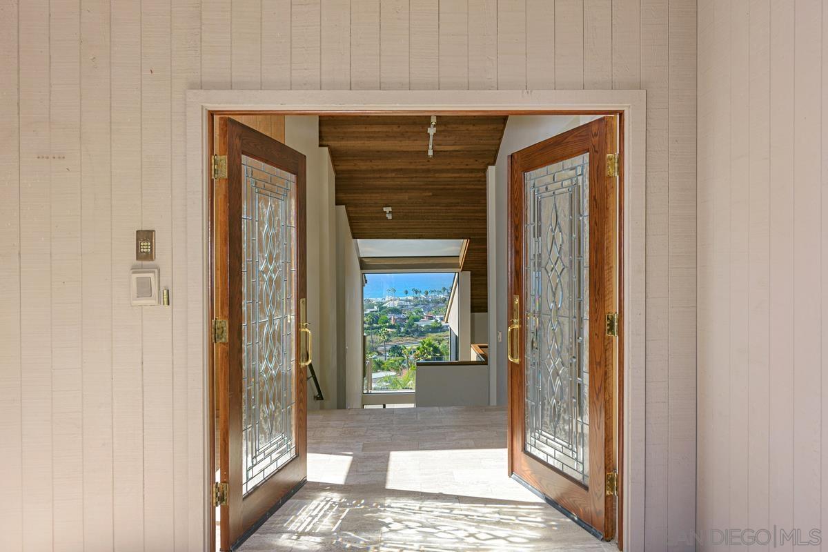 Detail Gallery Image 7 of 66 For 2150  Balboa Ave, Del Mar,  CA 92014 - 7 Beds | 5 Baths