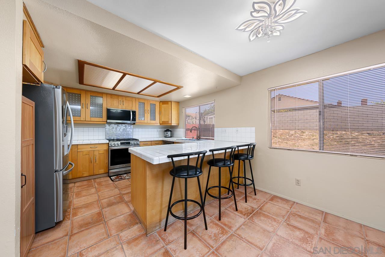 Detail Gallery Image 4 of 22 For 7263  Aquamarine Rd, San Diego,  CA 92114 - 4 Beds | 3 Baths