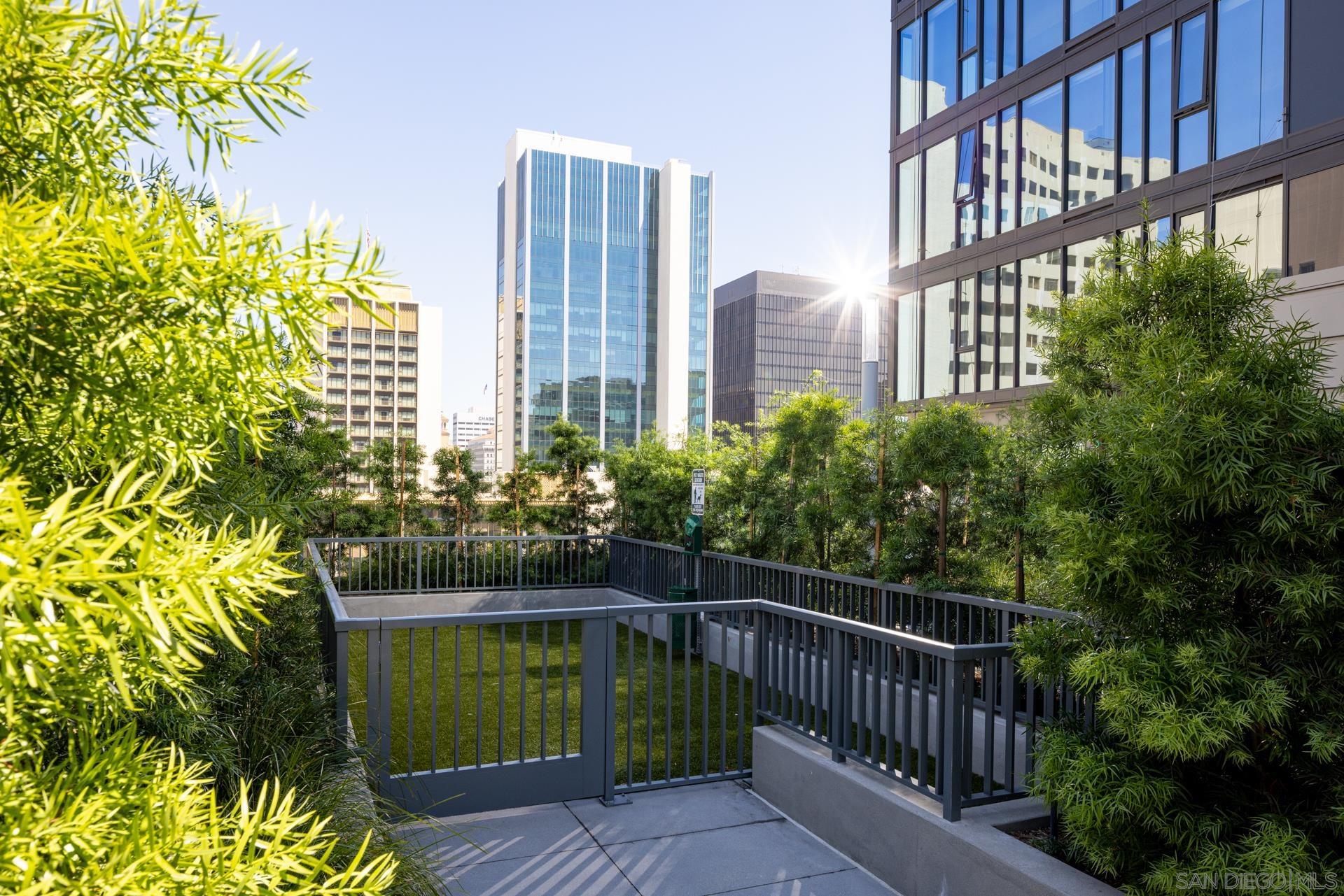 Detail Gallery Image 34 of 39 For , San Diego,  CA 92101 - 2 Beds | 3 Baths