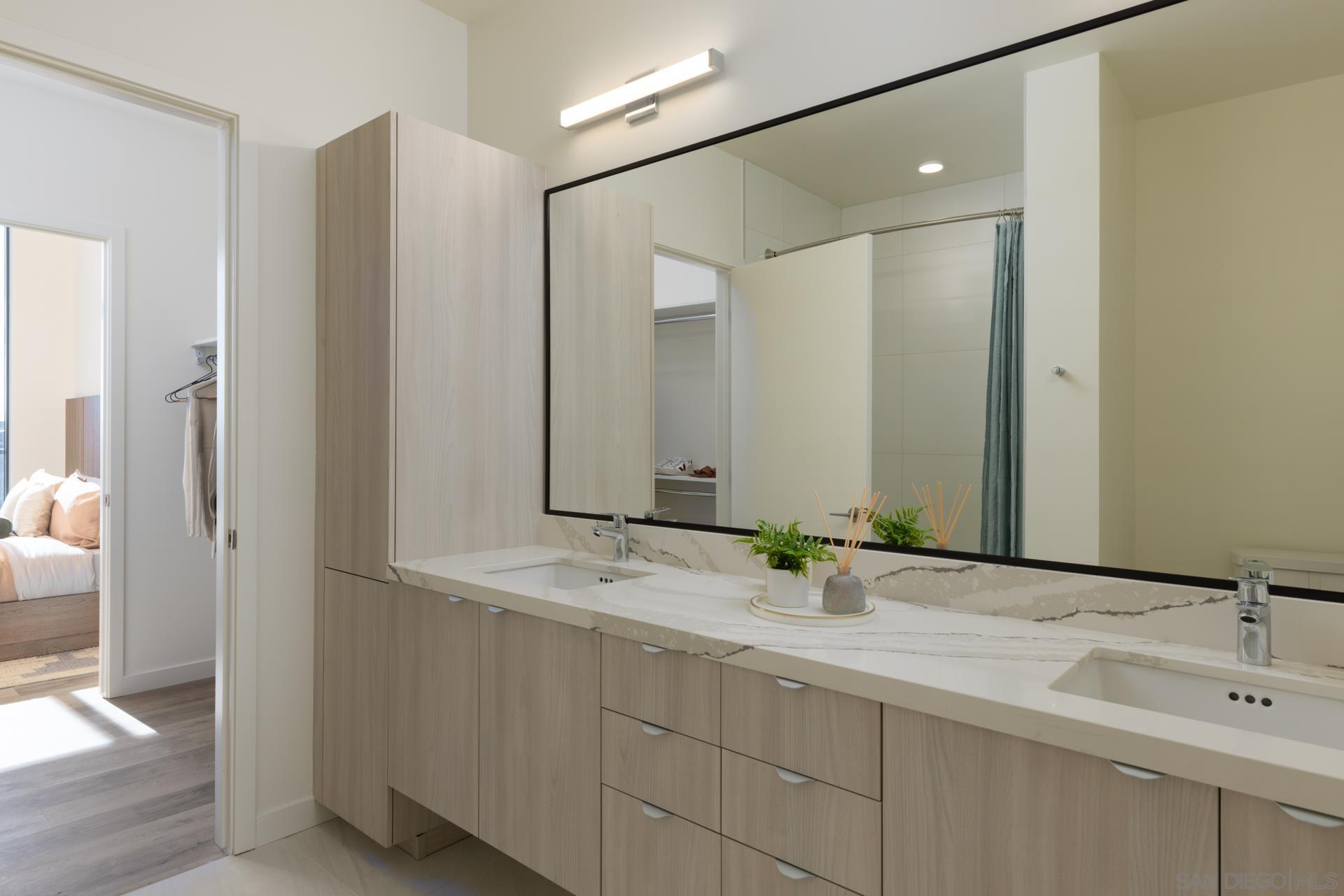 Detail Gallery Image 30 of 39 For , San Diego,  CA 92101 - 2 Beds | 3 Baths