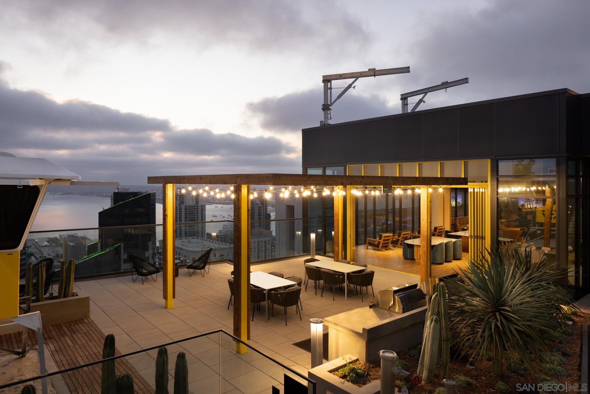 Detail Gallery Image 38 of 39 For , San Diego,  CA 92101 - 2 Beds | 3 Baths