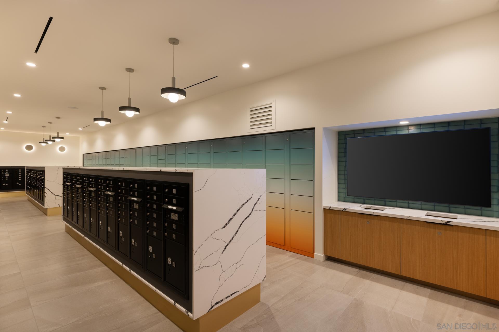 Detail Gallery Image 7 of 39 For , San Diego,  CA 92101 - 2 Beds | 3 Baths