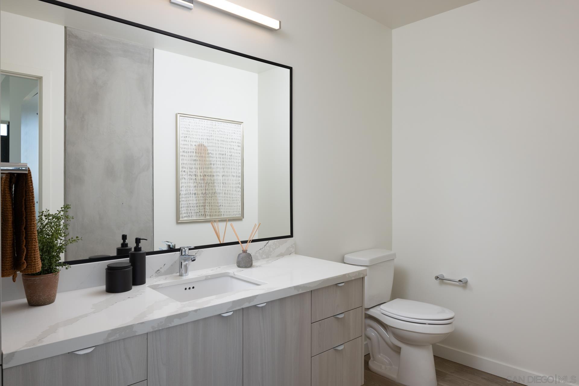 Detail Gallery Image 23 of 39 For , San Diego,  CA 92101 - 2 Beds | 3 Baths