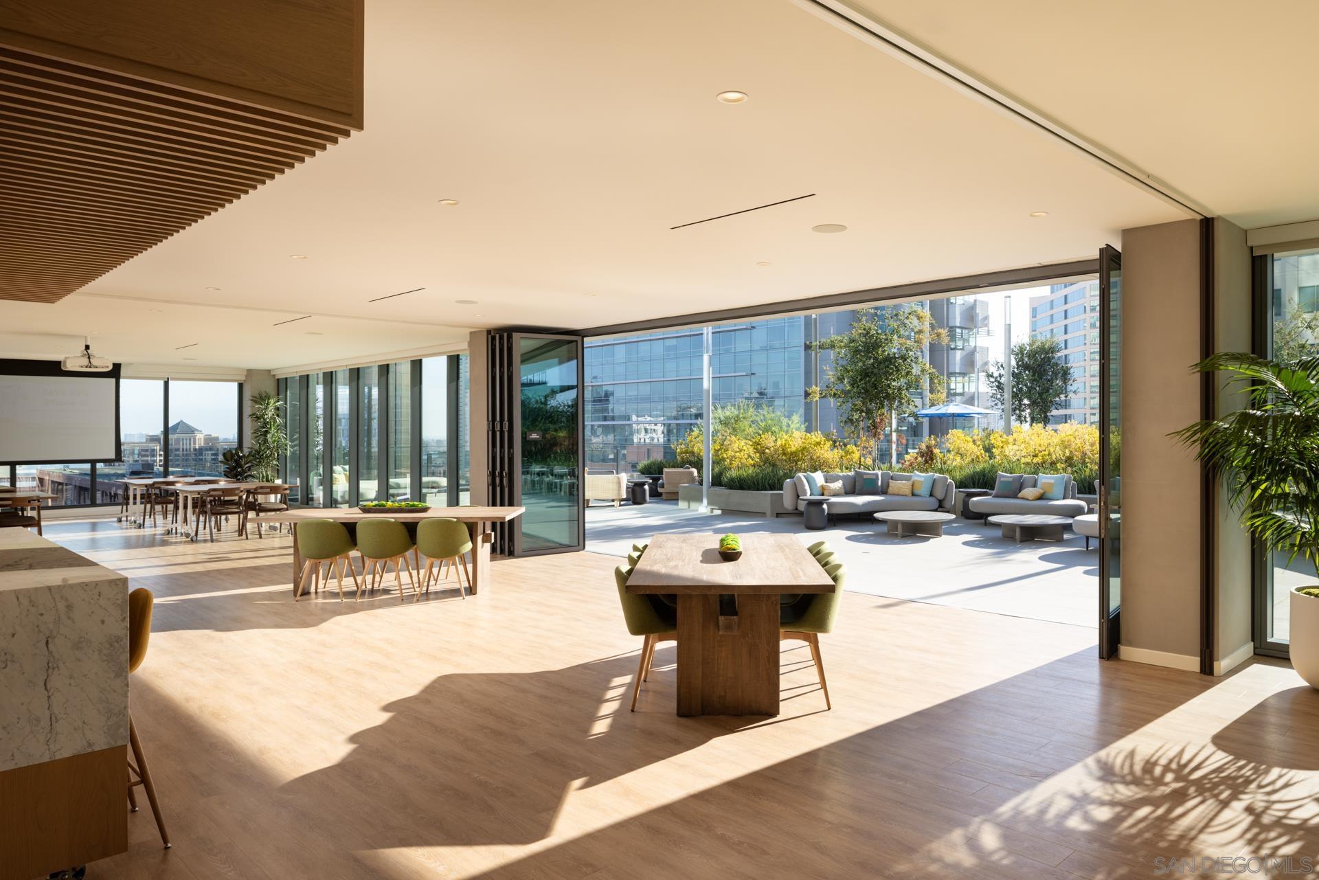 Detail Gallery Image 16 of 39 For , San Diego,  CA 92101 - 2 Beds | 2/1 Baths