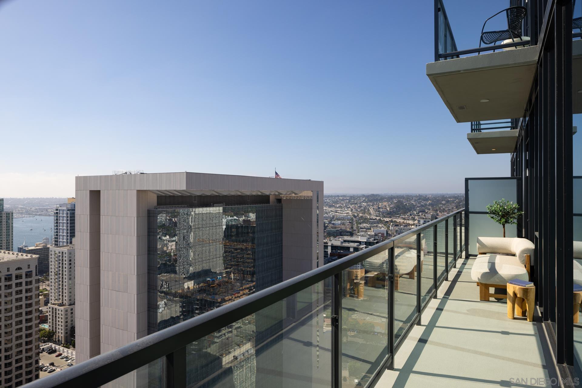 Detail Gallery Image 24 of 39 For , San Diego,  CA 92101 - 2 Beds | 2/1 Baths