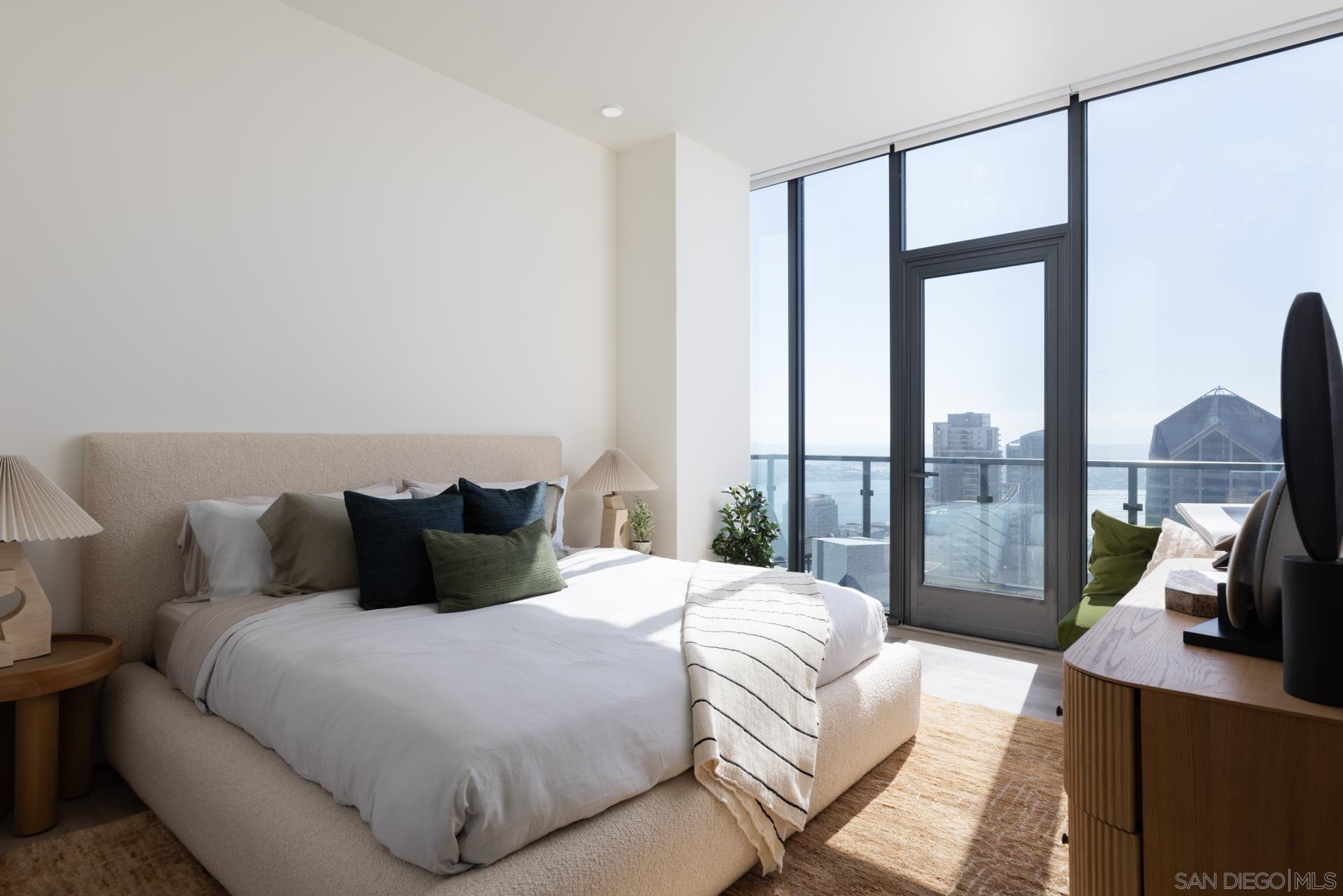 Detail Gallery Image 27 of 39 For , San Diego,  CA 92101 - 2 Beds | 2/1 Baths