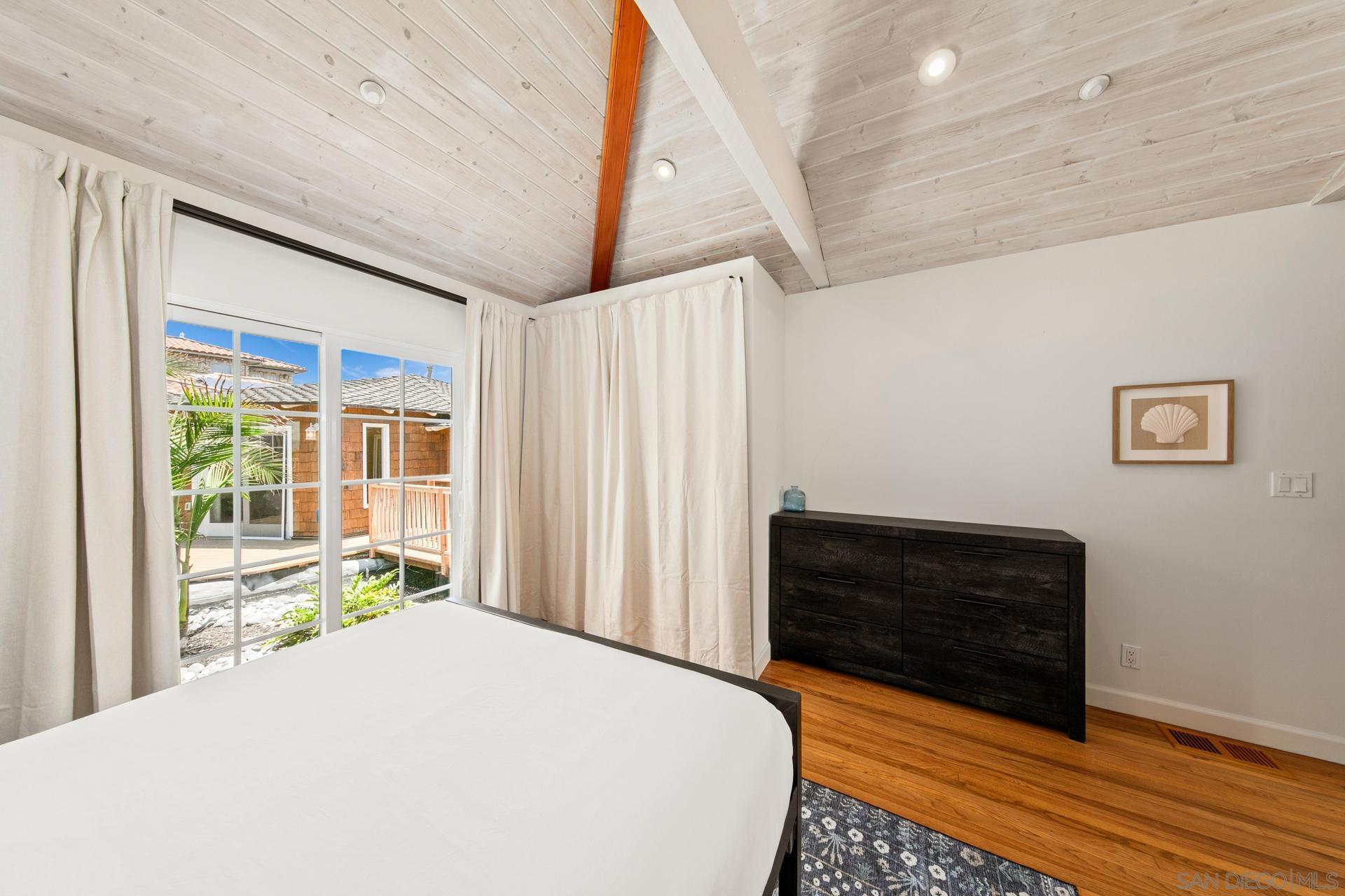 Detail Gallery Image 29 of 55 For 4853/620  Ocean/Law, San Diego,  CA 92109 - 3 Beds | 3/1 Baths